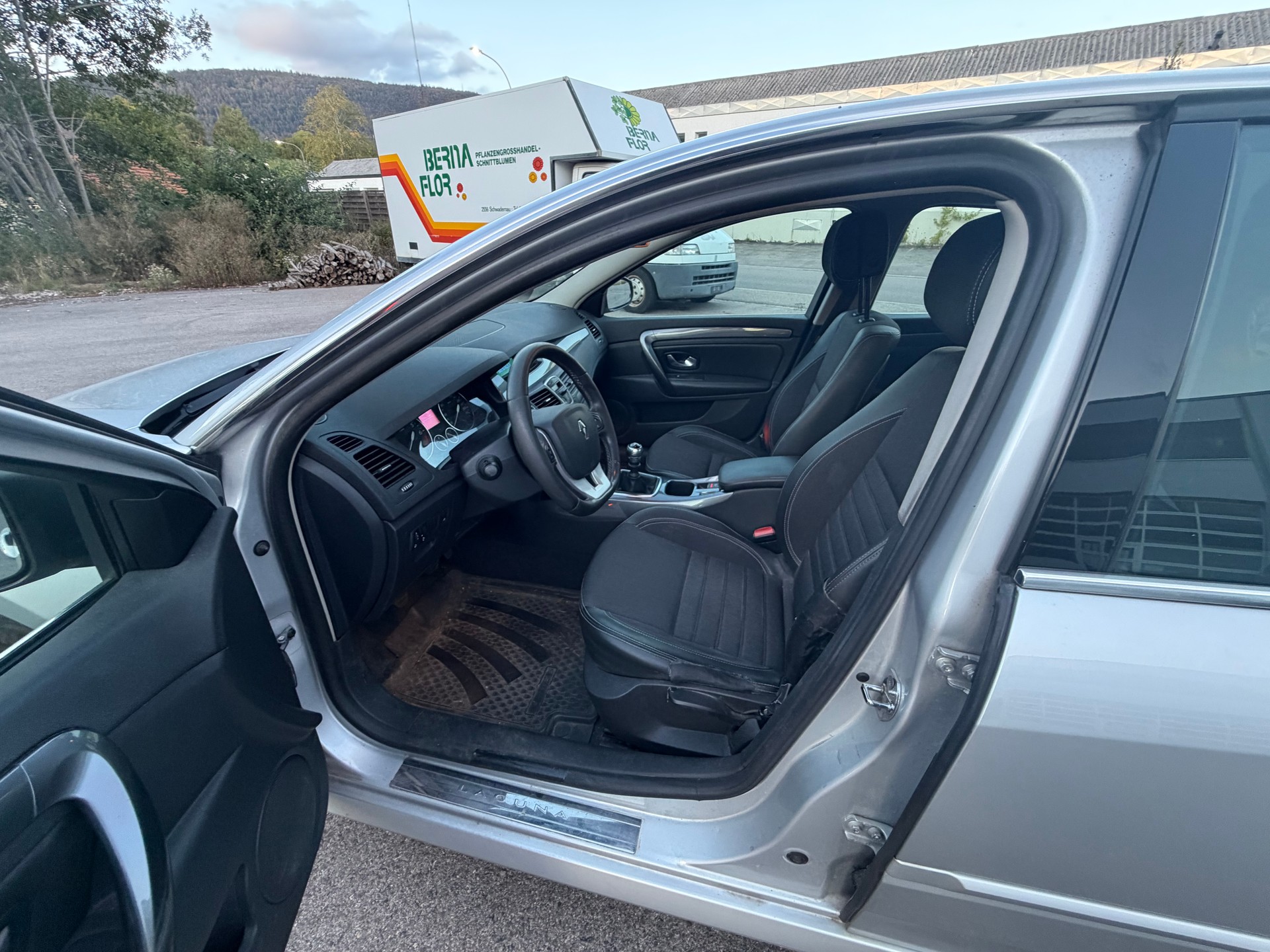 RENAULT Laguna 2.0 16V Dynamique-image-10