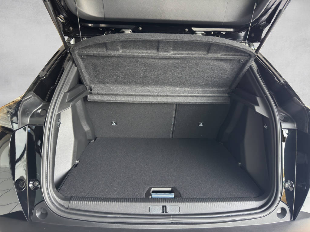 PEUGEOT 2008 1.2 Hybrid 145 GT Exclusive-image-5