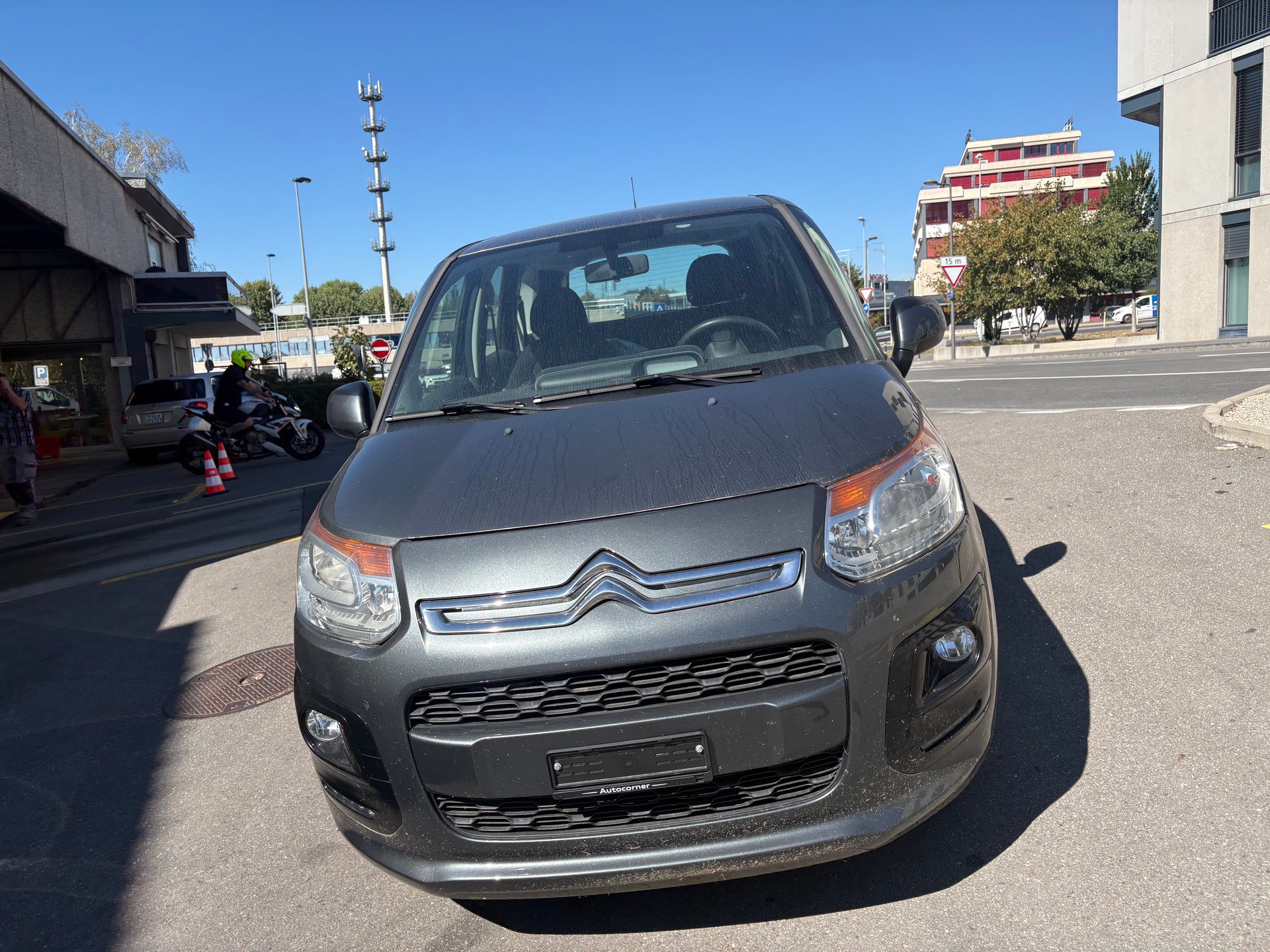 CITROEN C3 Picasso 1.2 Pure Tech Attraction-image-1