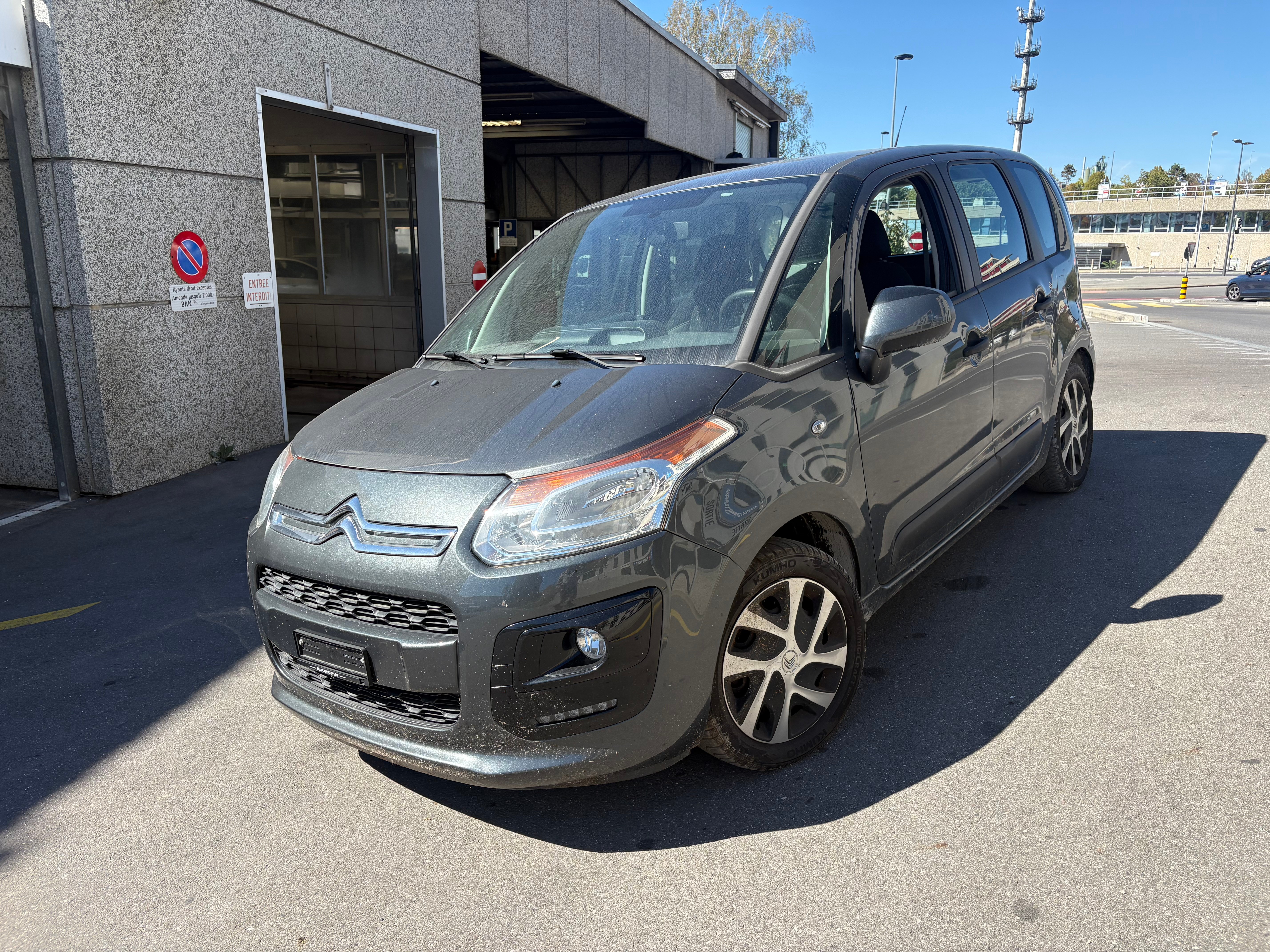 Car photo