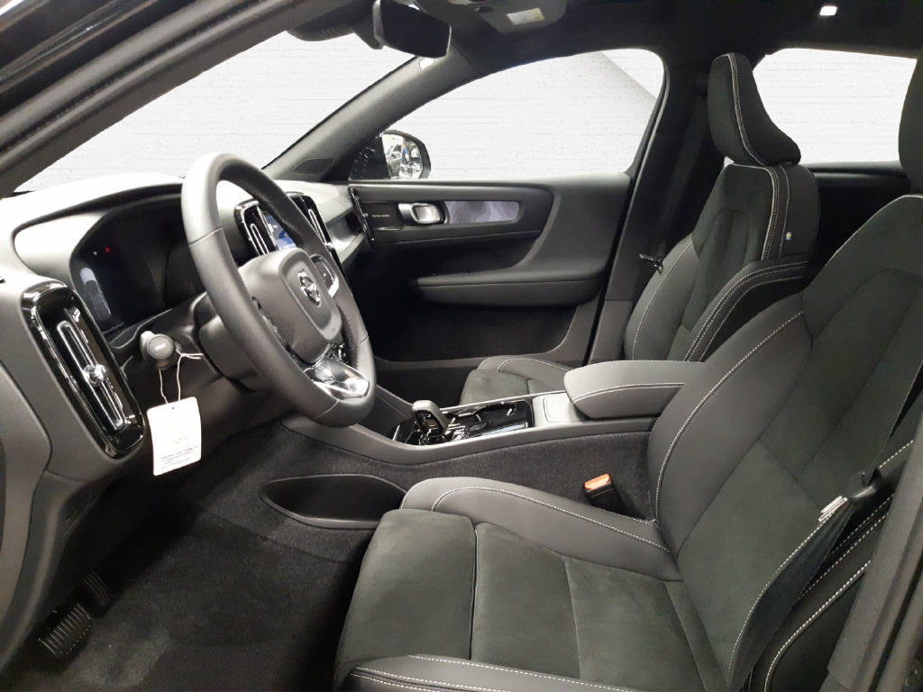 VOLVO C40 P6 Recharge Ultimate LU 7940-image-11