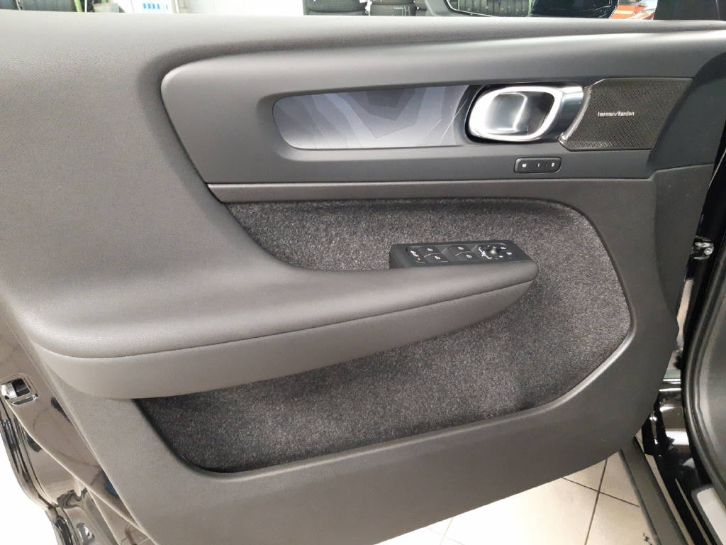 VOLVO C40 P6 Recharge Ultimate LU 7940-image-10
