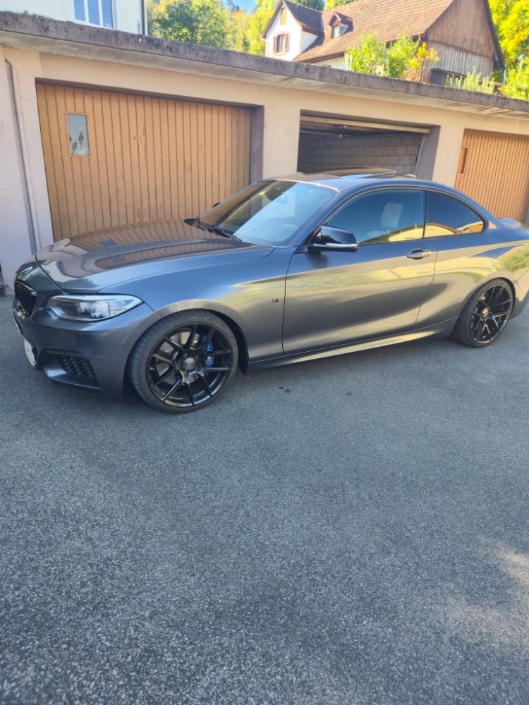 BMW M235i-image-2