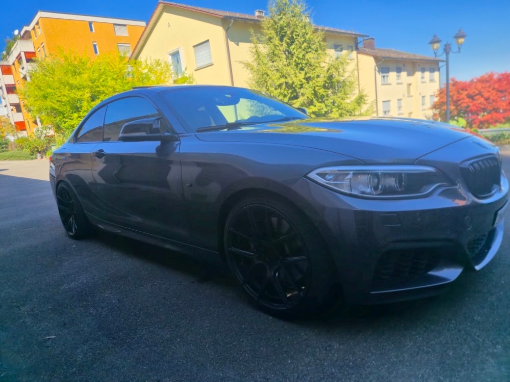 BMW M235i-image-1