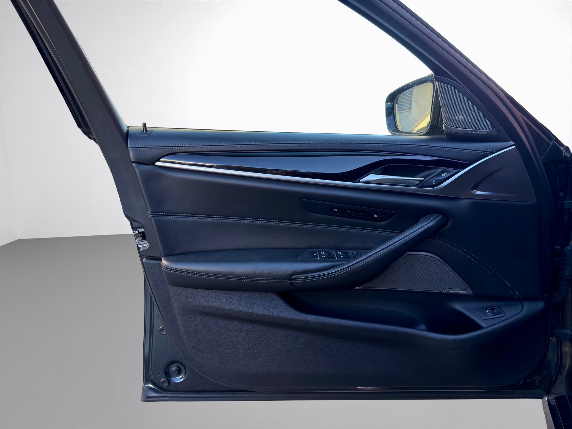 BMW M5 xDrive Competition Drivelogic-image-8