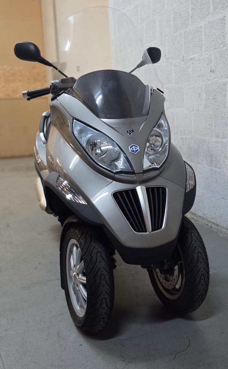PIAGGIO MP3 RL 300 i.e.-showroom-element-1