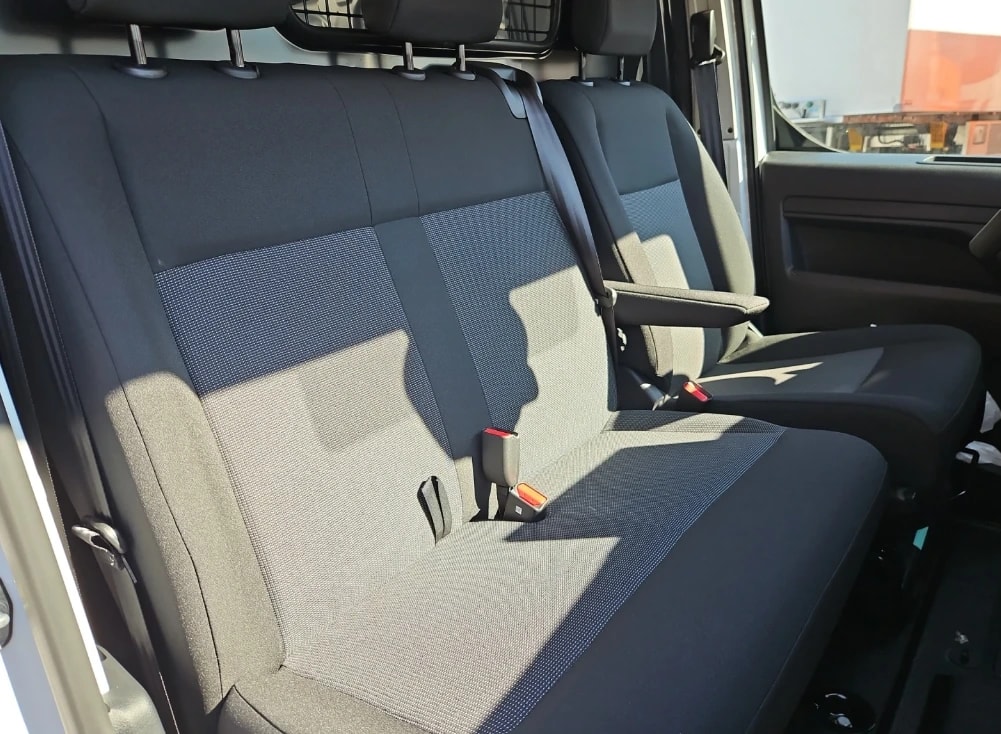 PEUGEOT Expert 2.2 BlueHDi 150 S&S Standard EAT8-image-3
