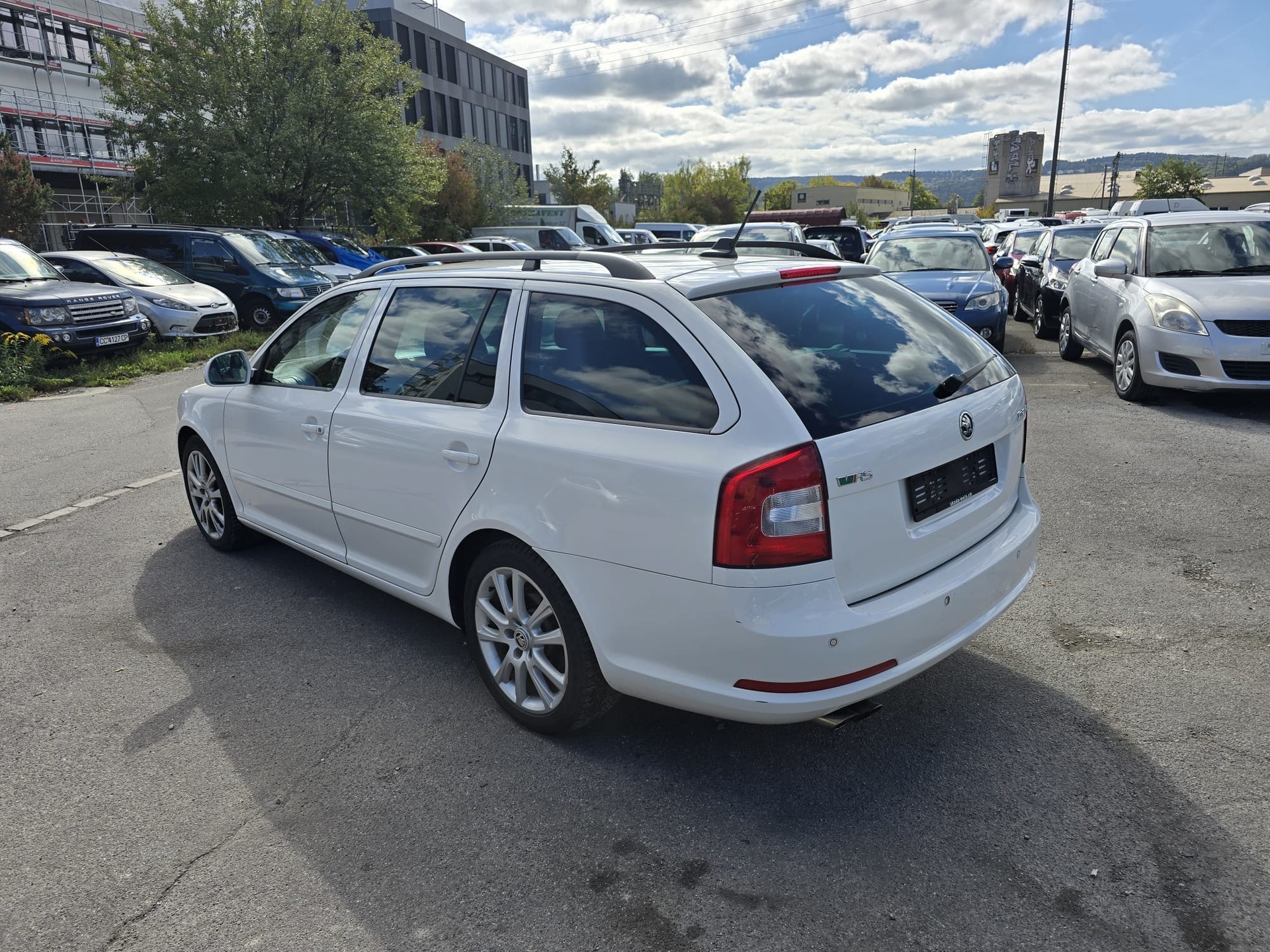 SKODA Octavia Combi 2.0 TSI RS-image-6