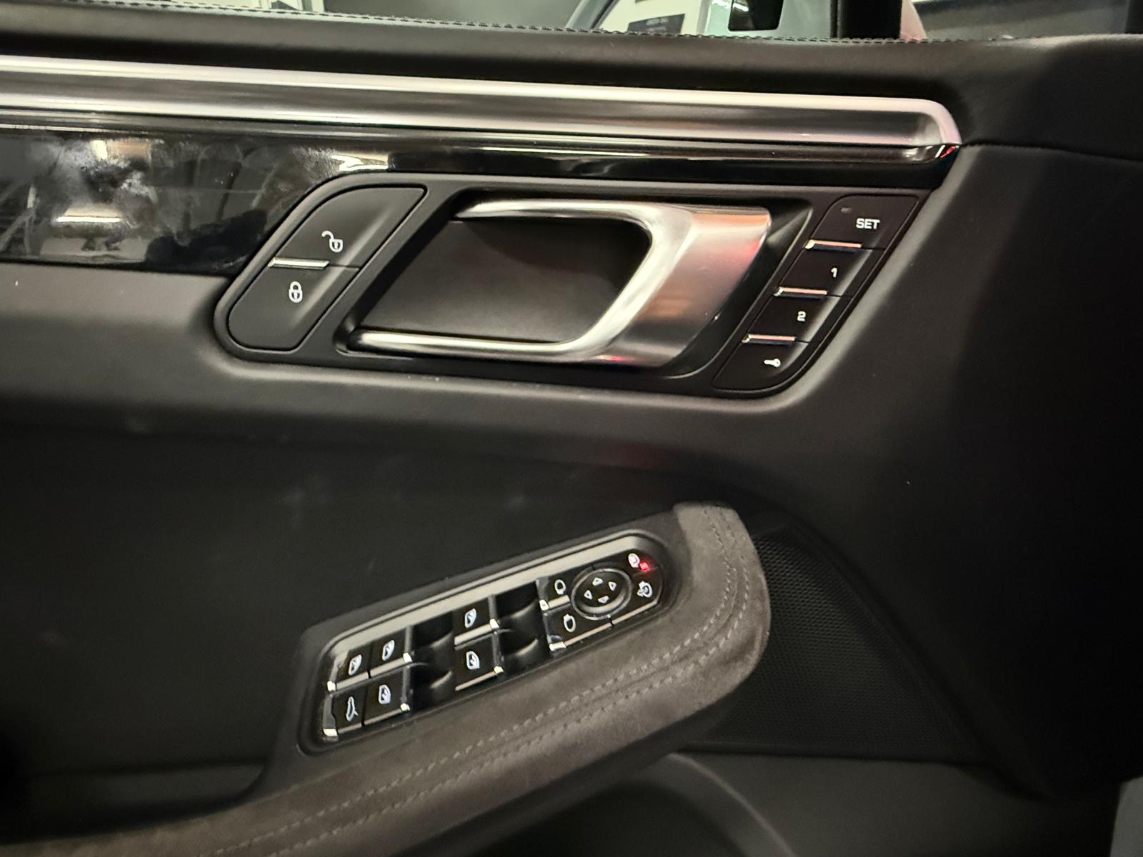 PORSCHE Macan GTS PDK *Toit Ouvrant*Carplay*-image-11