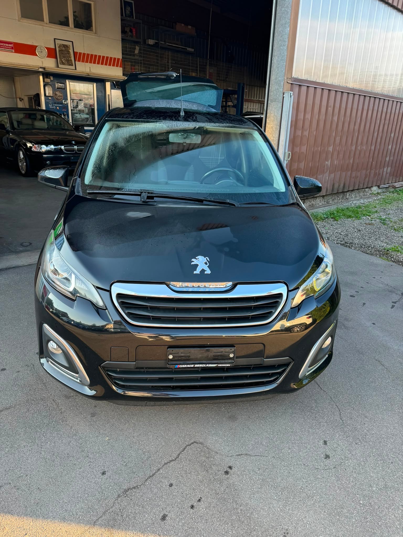 Car photo
