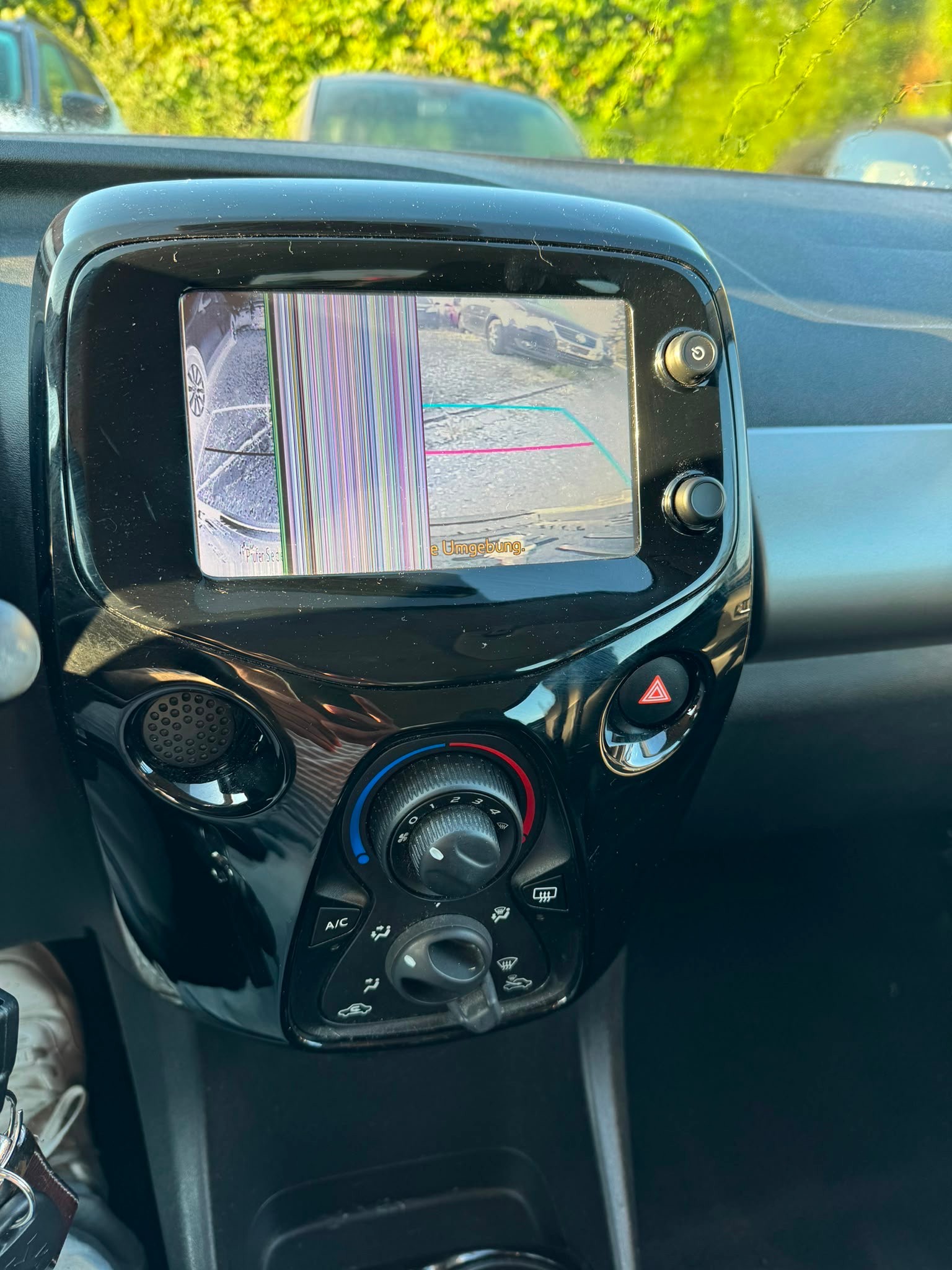 PEUGEOT 108 1.2 VTi Envy-image-9
