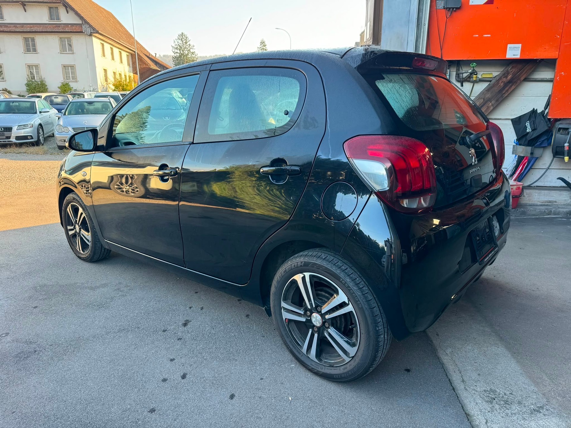 PEUGEOT 108 1.2 VTi Envy-image-4