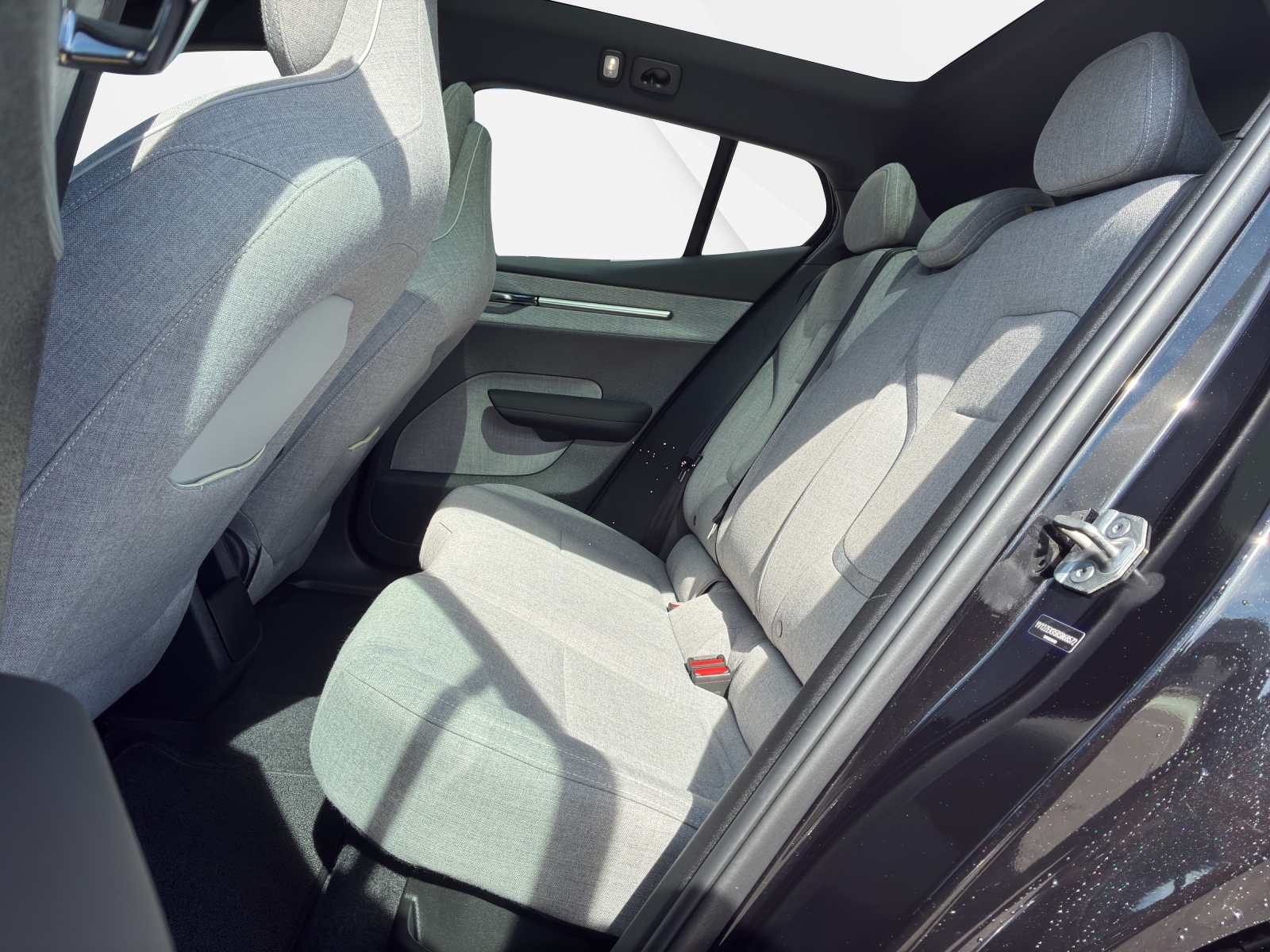 VOLVO EX 30 E60 Twin Ultra Performance AWD-image-13