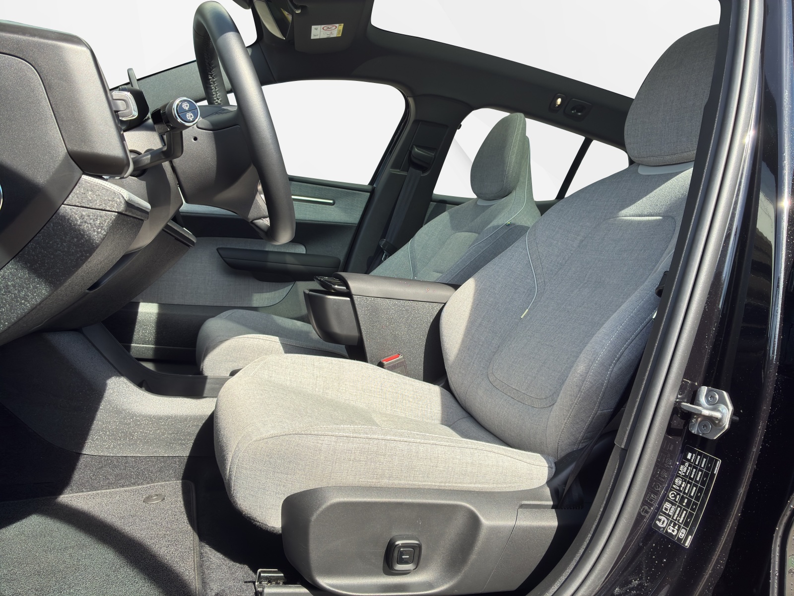 VOLVO EX 30 E60 Twin Ultra Performance AWD-image-9