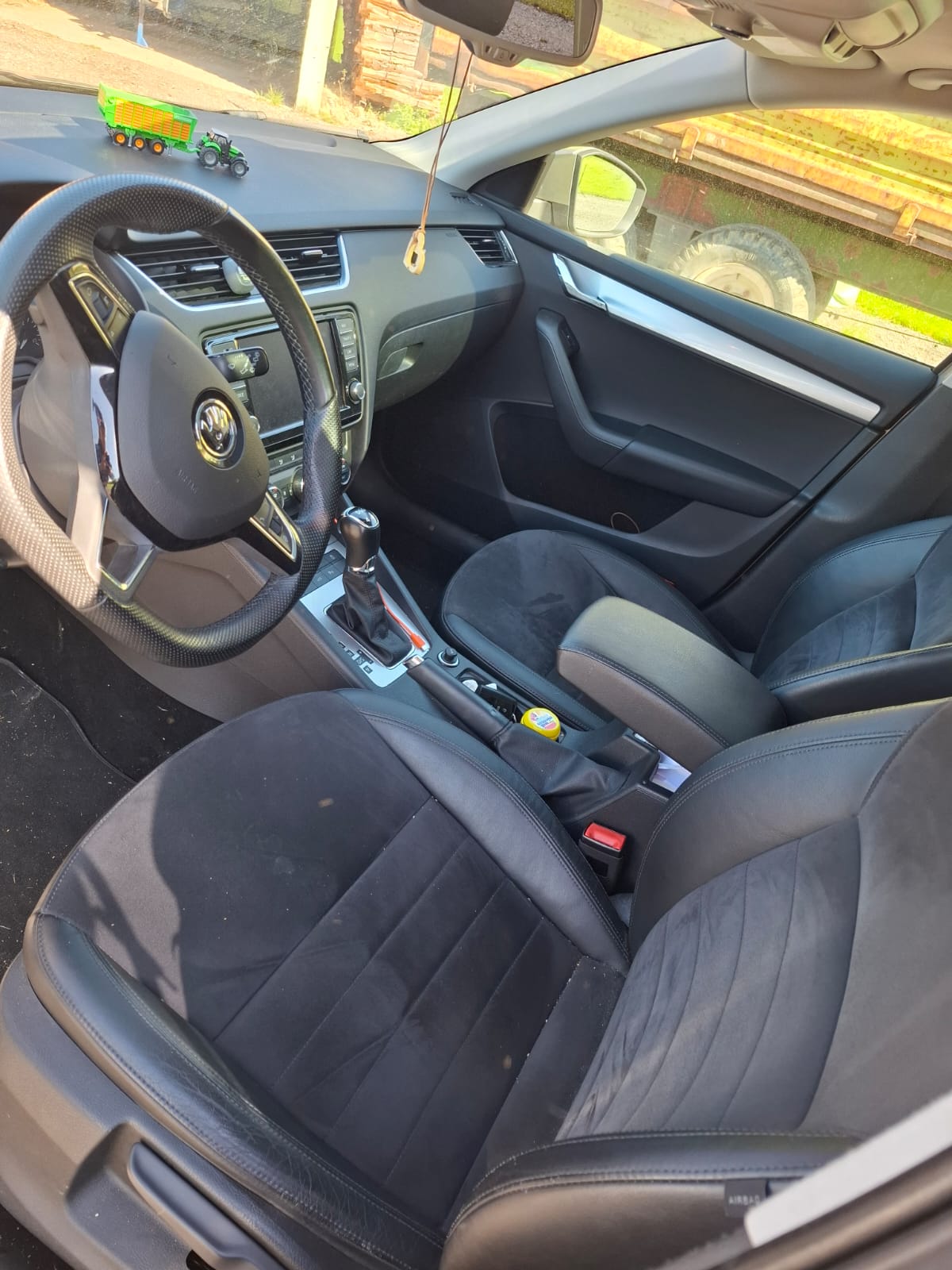 SKODA 2.0 TDI 184 Elegance 4x4 DSG-image-4