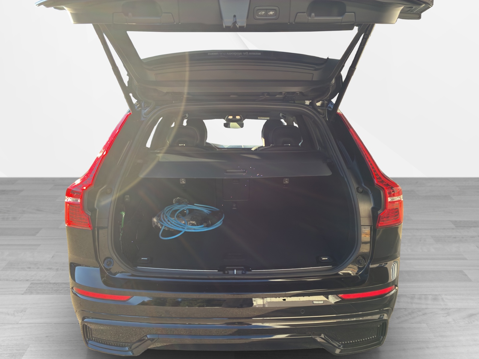 VOLVO XC60 2.0 T8 TE XCENTRIC Black Edition eAWD-image-14
