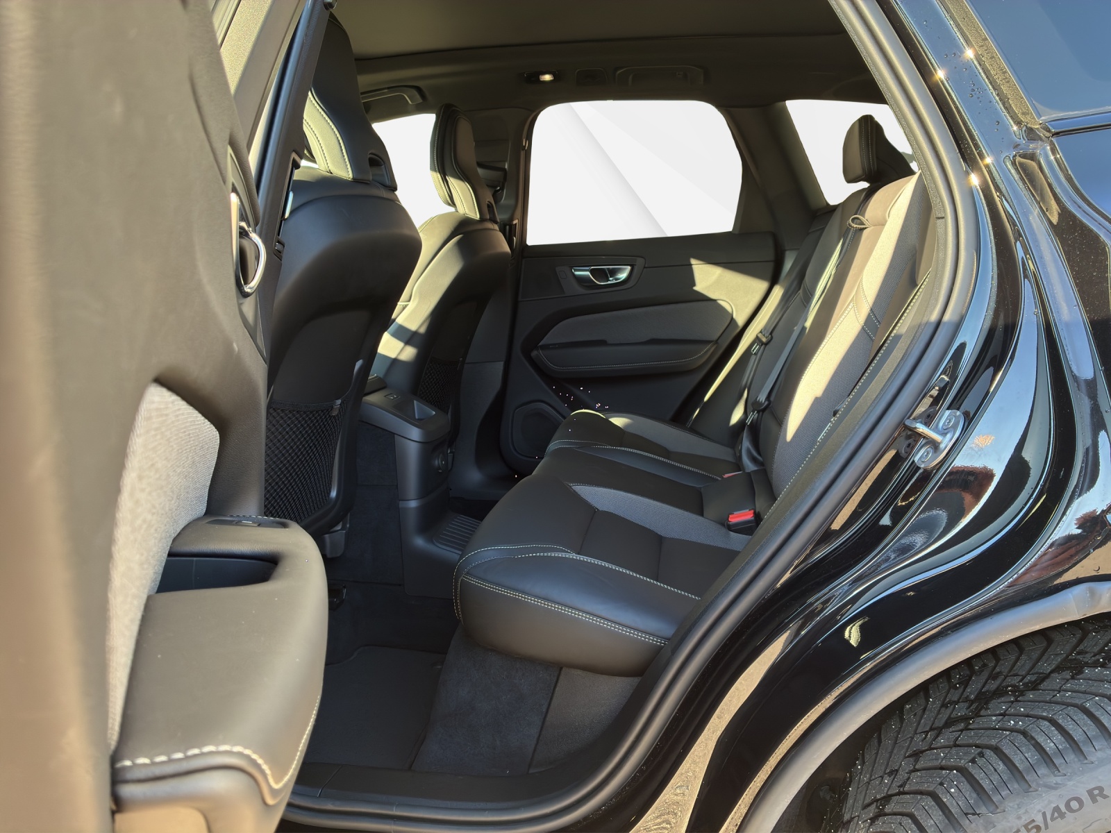 VOLVO XC60 2.0 T8 TE XCENTRIC Black Edition eAWD-image-13