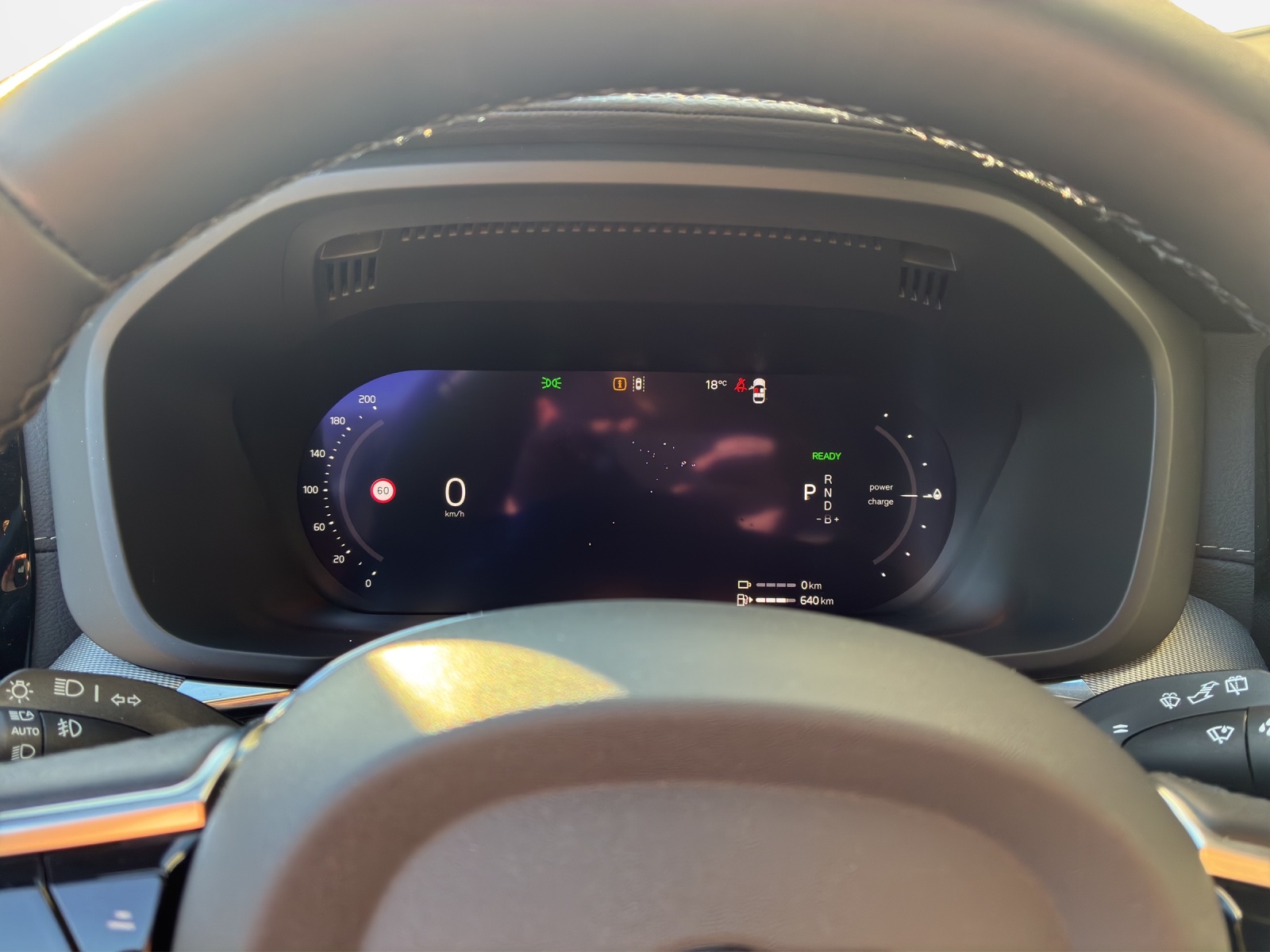 VOLVO XC60 2.0 T8 TE XCENTRIC Black Edition eAWD-image-15