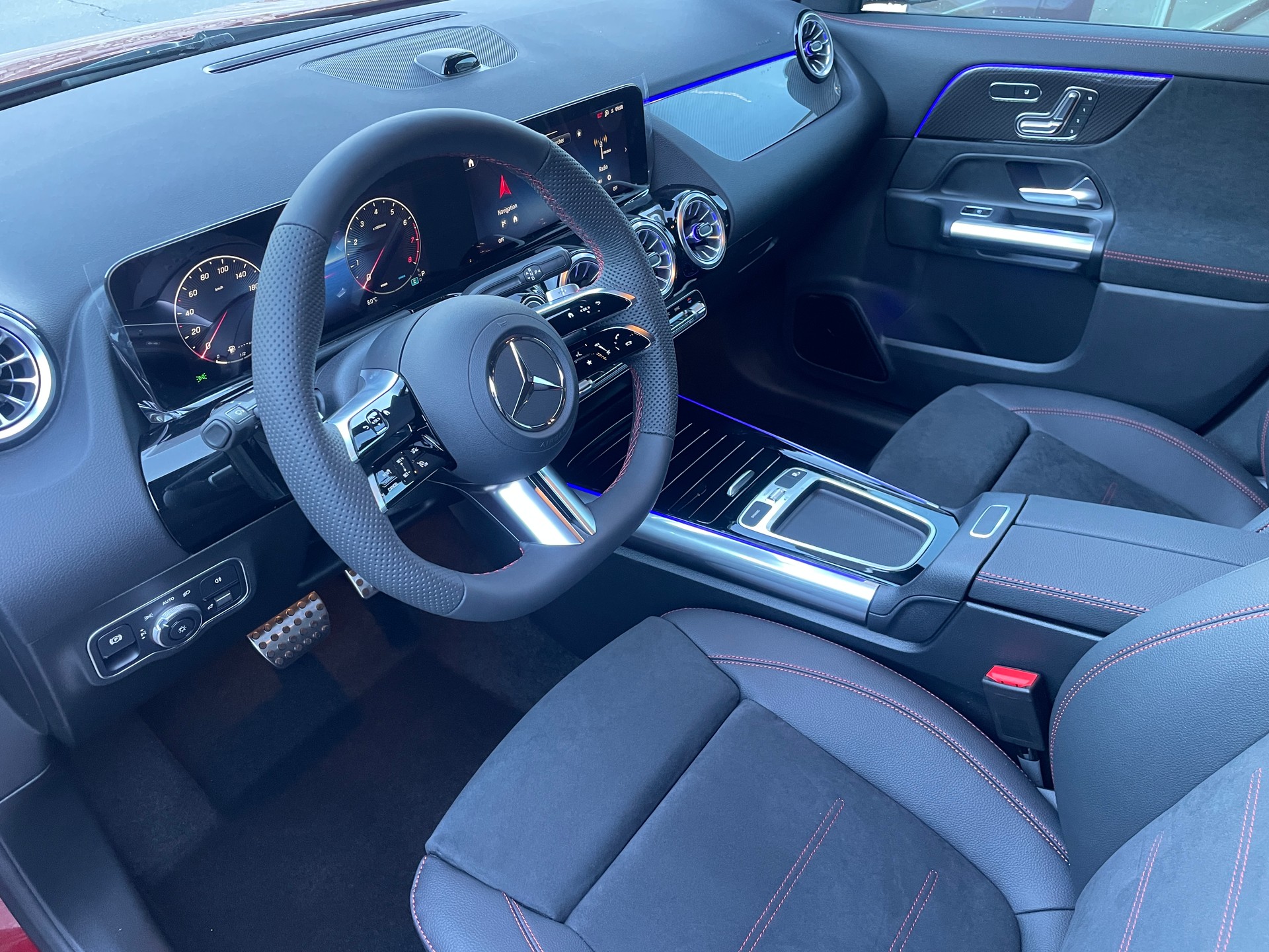 MERCEDES-BENZ GLA 250 4Matic 8G-DCT Swiss Star-image-10