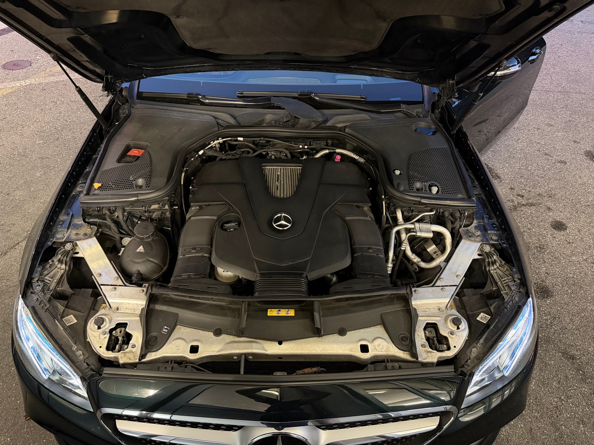 MERCEDES-BENZ E 400 Coupé AMG Line 4 Matic 9G-Tronic-image-29