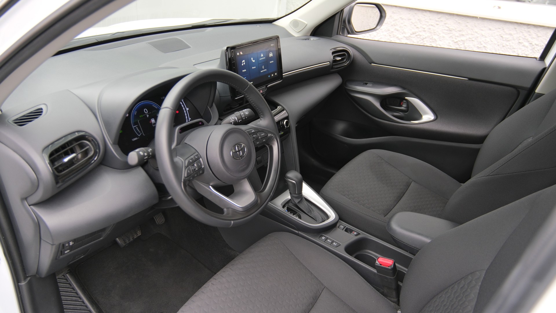 TOYOTA Yaris Cross 1.5 Trend e-CVT-image-2