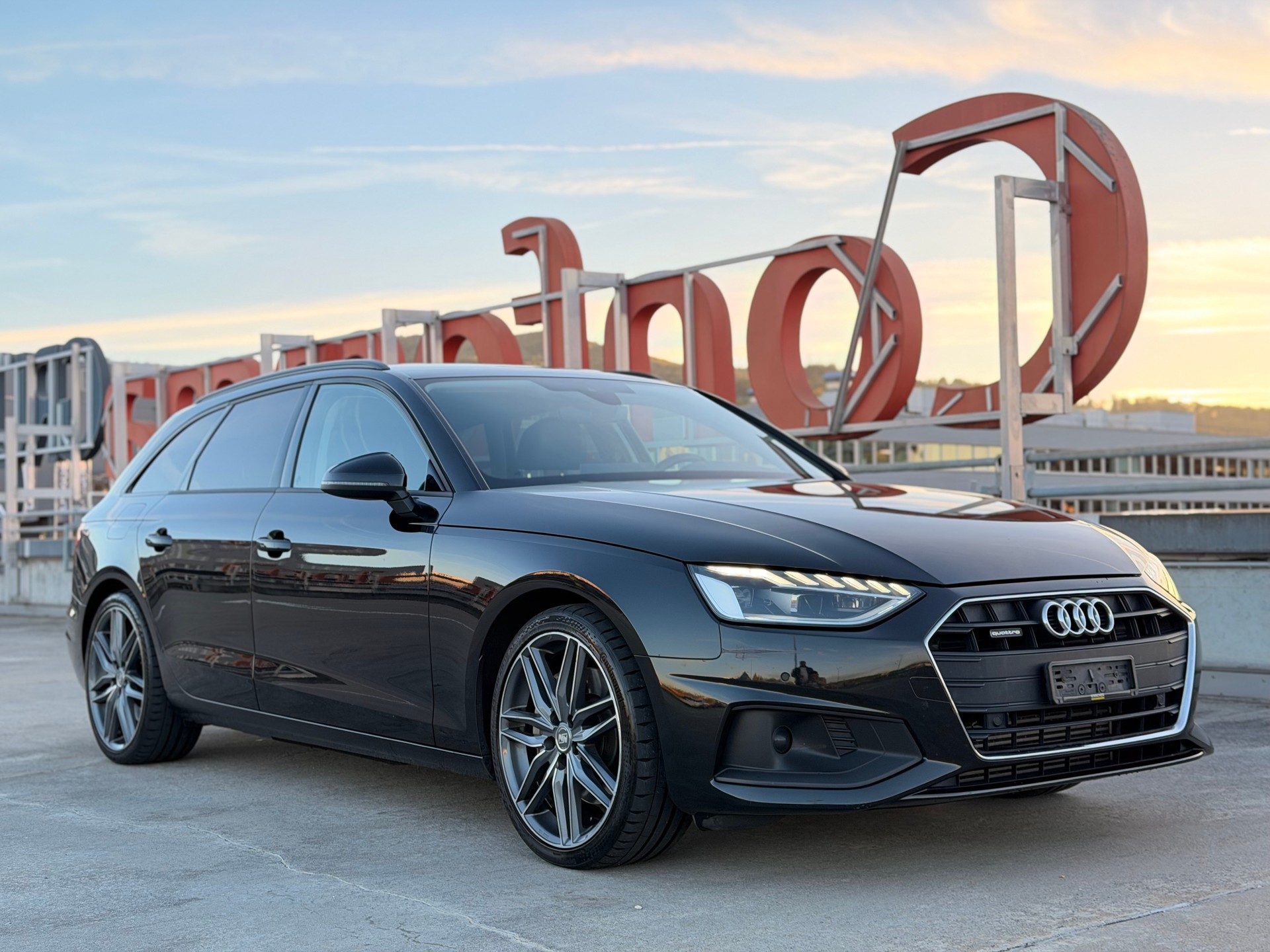 AUDI A4 Avant 45 TFSI S-tronic quattro-image-1