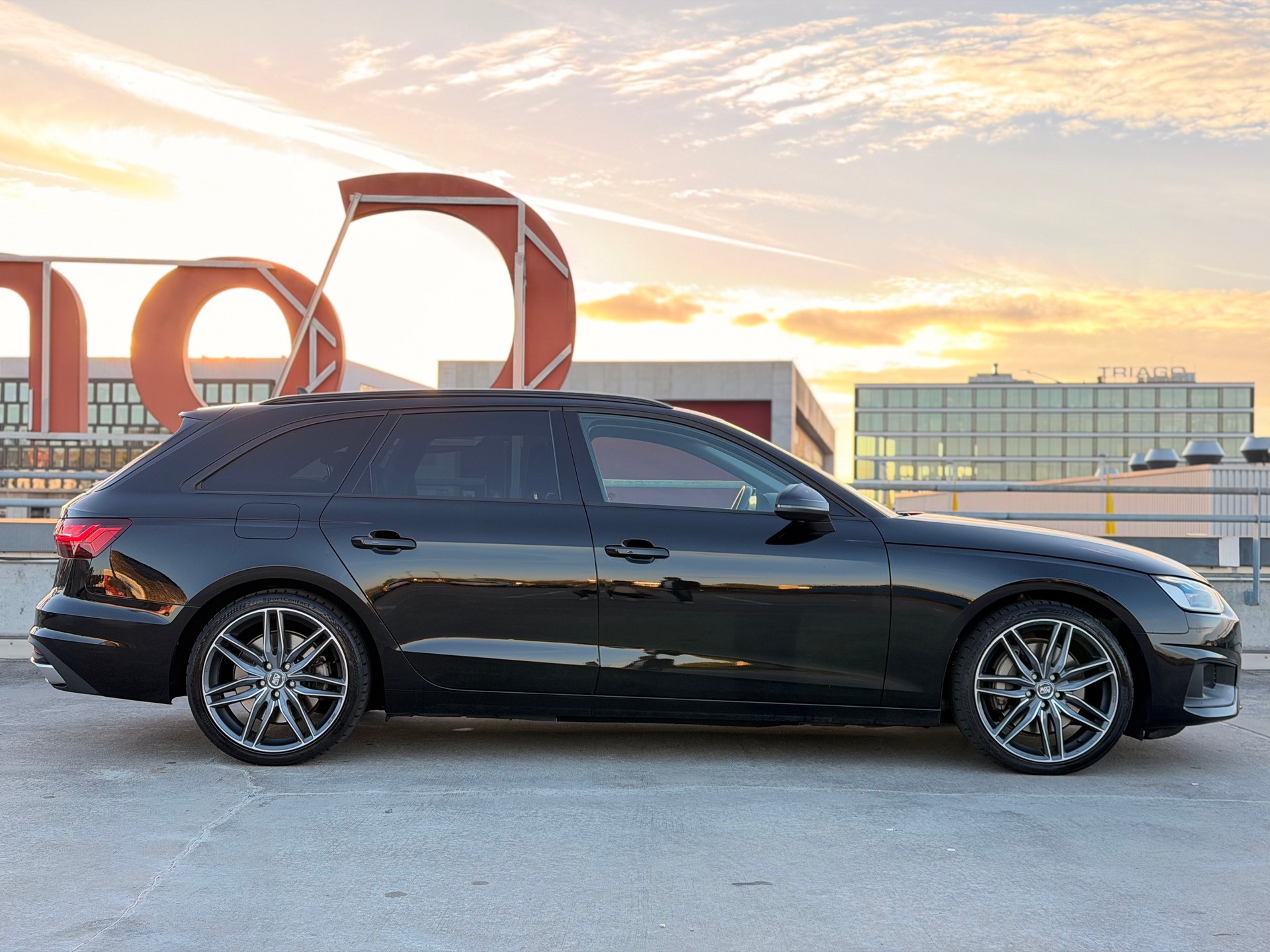 AUDI A4 Avant 45 TFSI S-tronic quattro-image-2