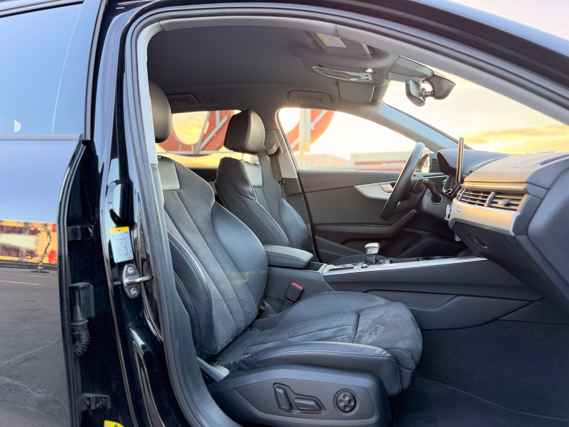 AUDI A4 Avant 45 TFSI S-tronic quattro-image-9