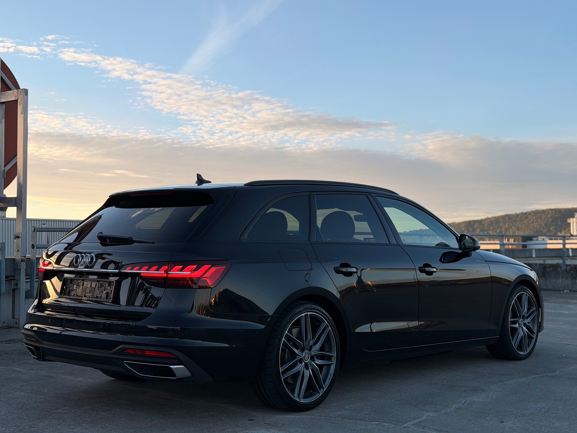 AUDI A4 Avant 45 TFSI S-tronic quattro-image-3