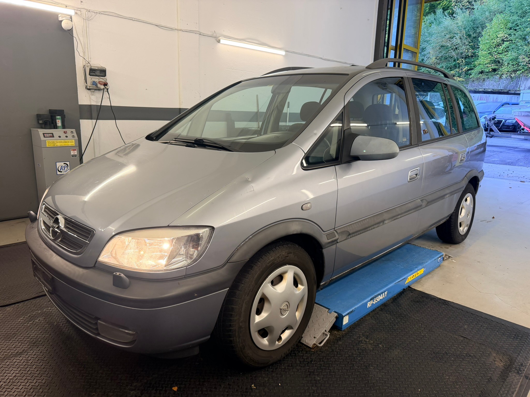 Car photo