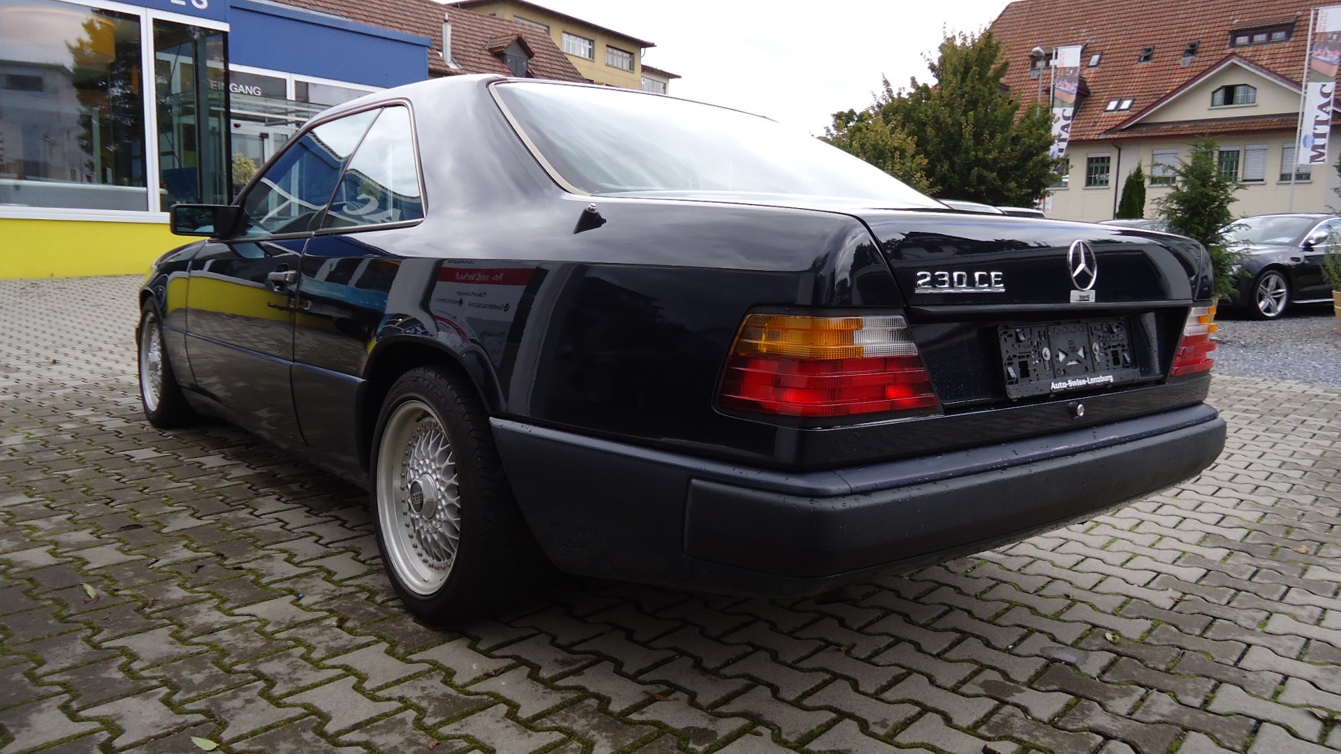 MERCEDES-BENZ 230 CE-image-3