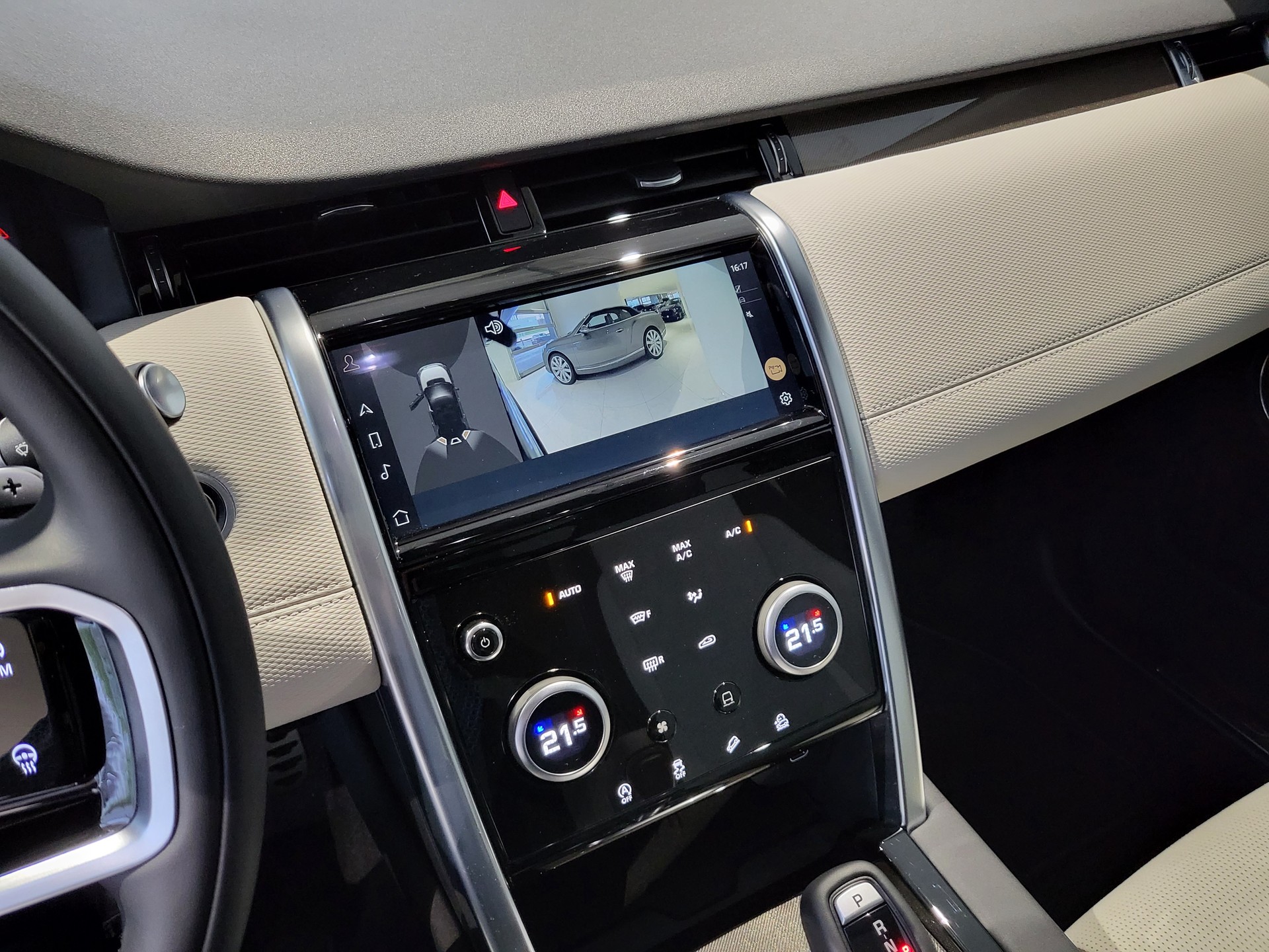 LAND ROVER Discovery Sport R Dyn P290 2.0 Si4 MHEV Black Edition AT9-image-7