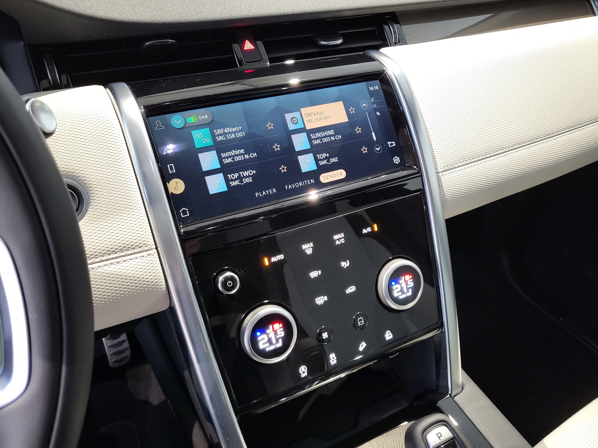 LAND ROVER Discovery Sport R Dyn P290 2.0 Si4 MHEV Black Edition AT9-image-8