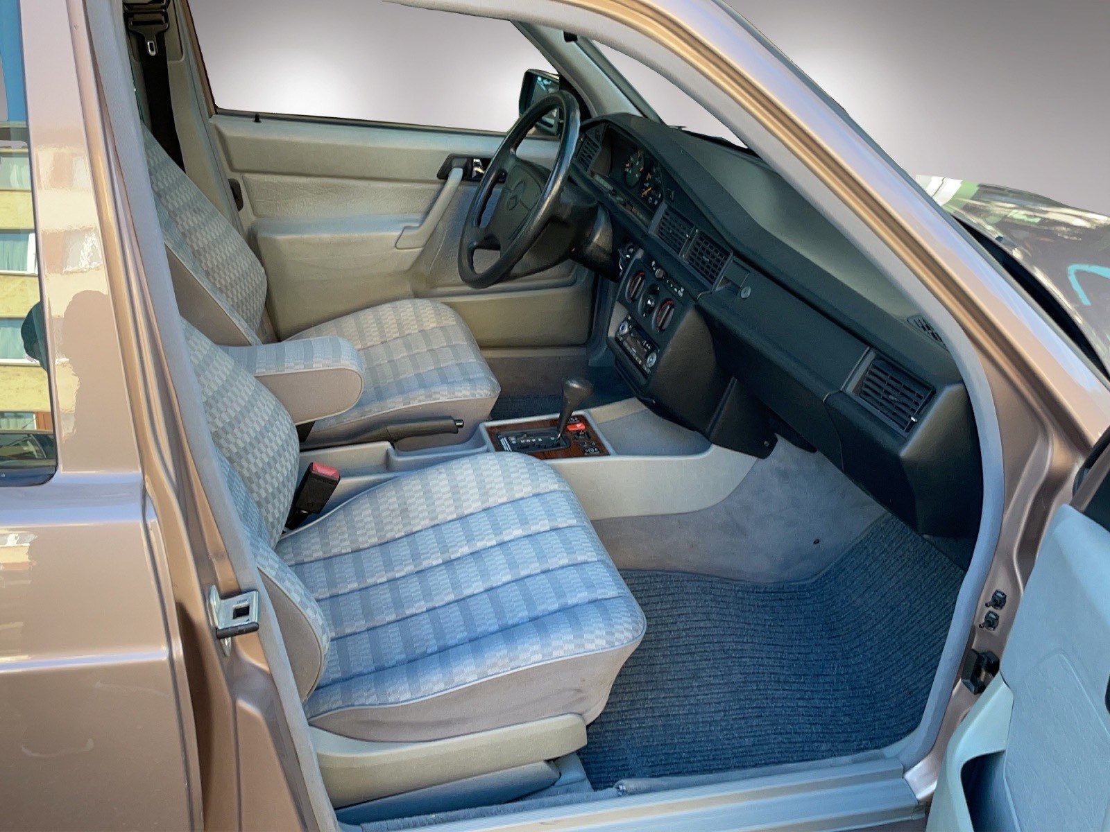 MERCEDES-BENZ 190 E 1.8-image-11