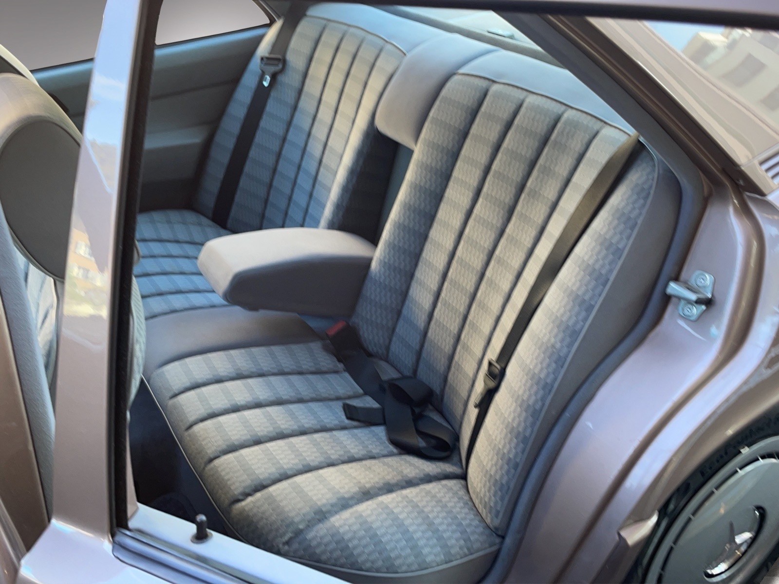 MERCEDES-BENZ 190 E 1.8-image-12
