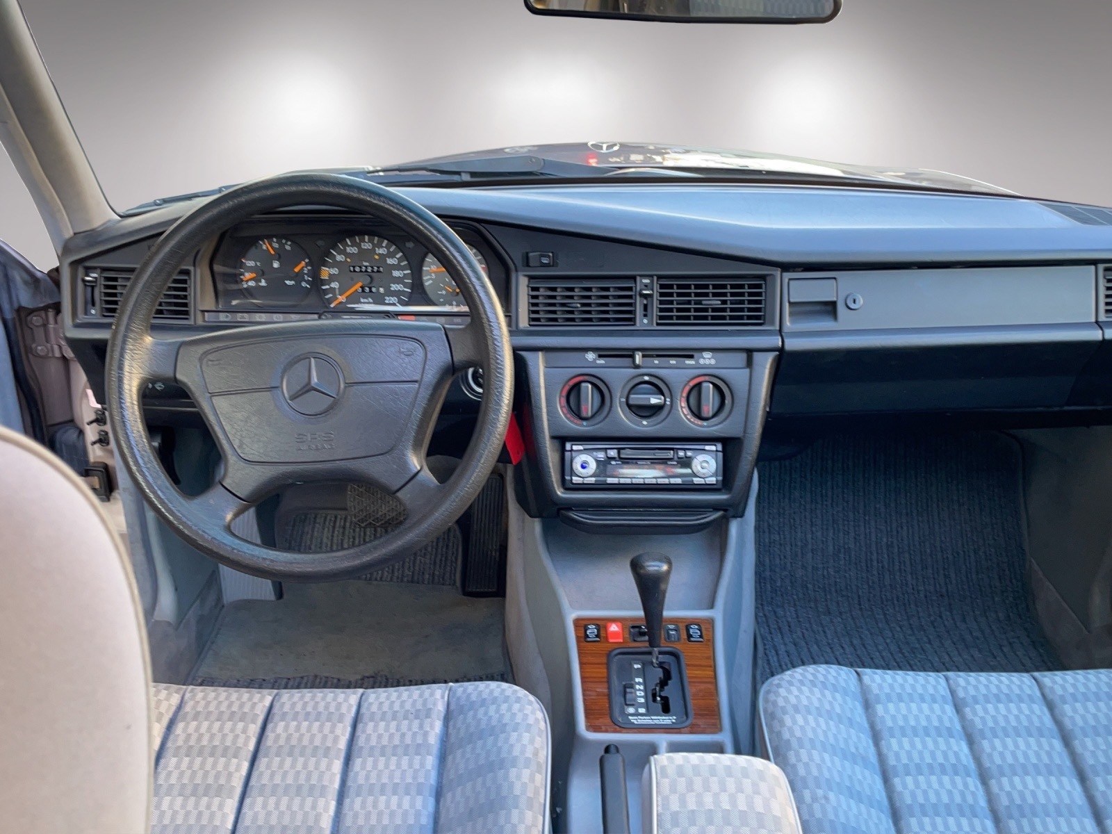 MERCEDES-BENZ 190 E 1.8-image-14