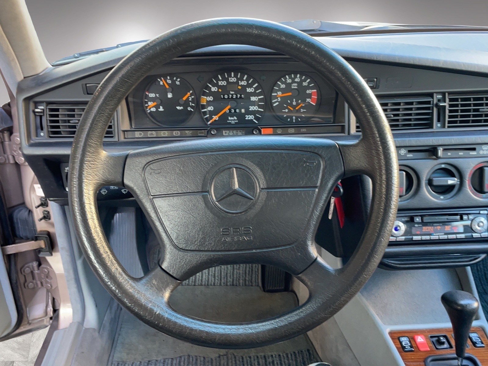 MERCEDES-BENZ 190 E 1.8-image-13