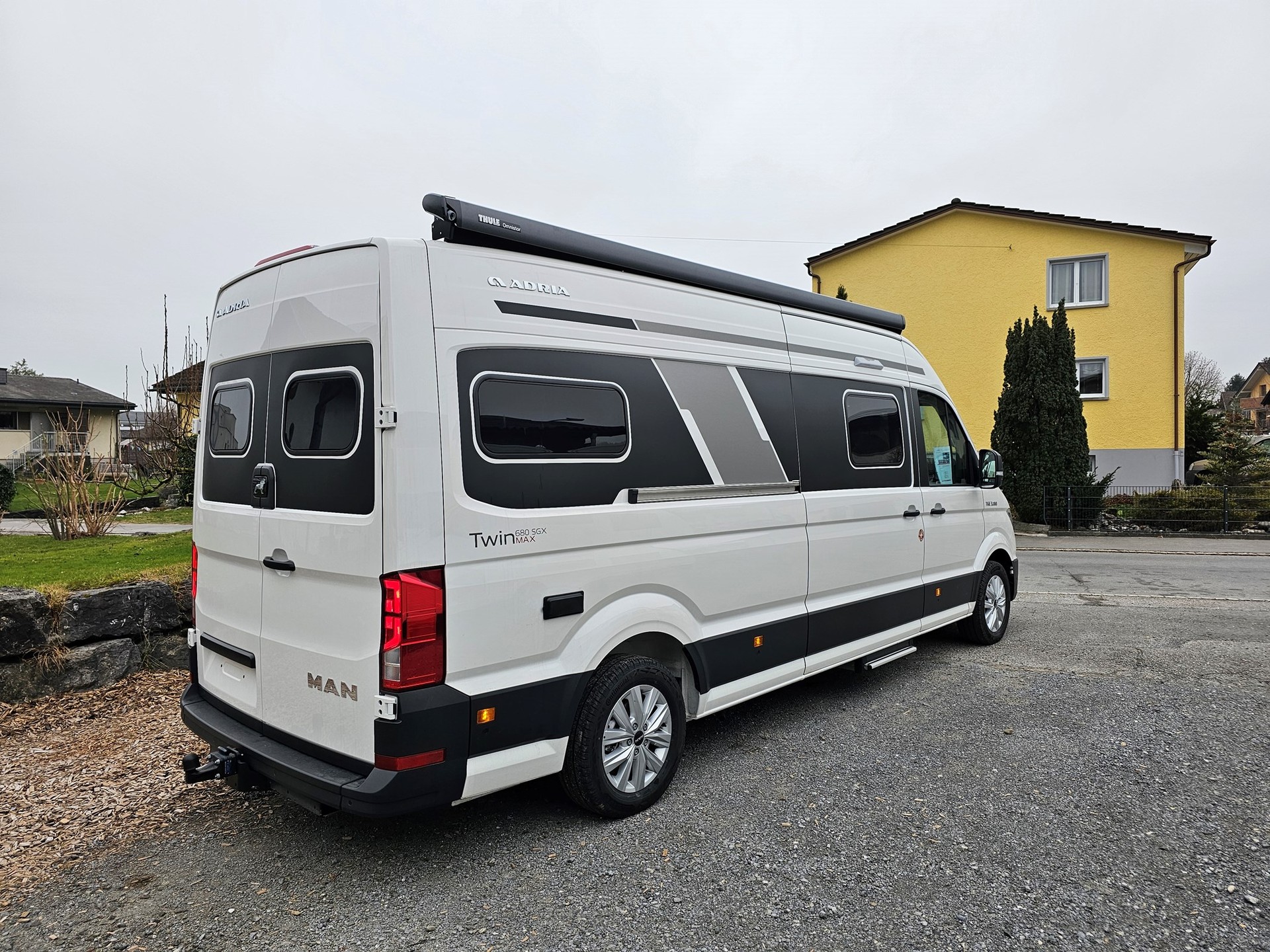 ADRIA TWIN MAX 680 SGX-image-1