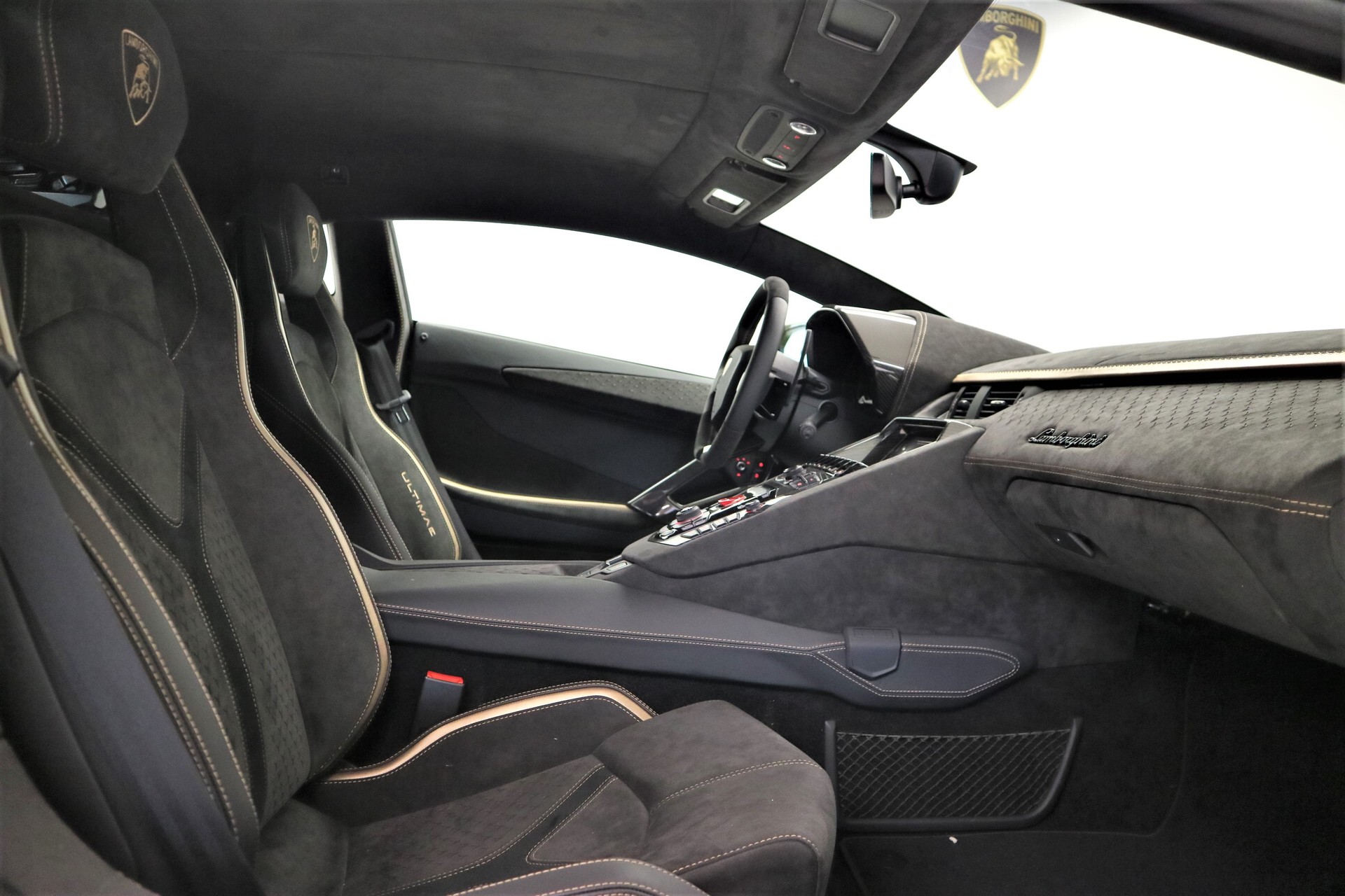 LAMBORGHINI Aventador LP780-4 Coupé E-Gear Ultimae-image-5