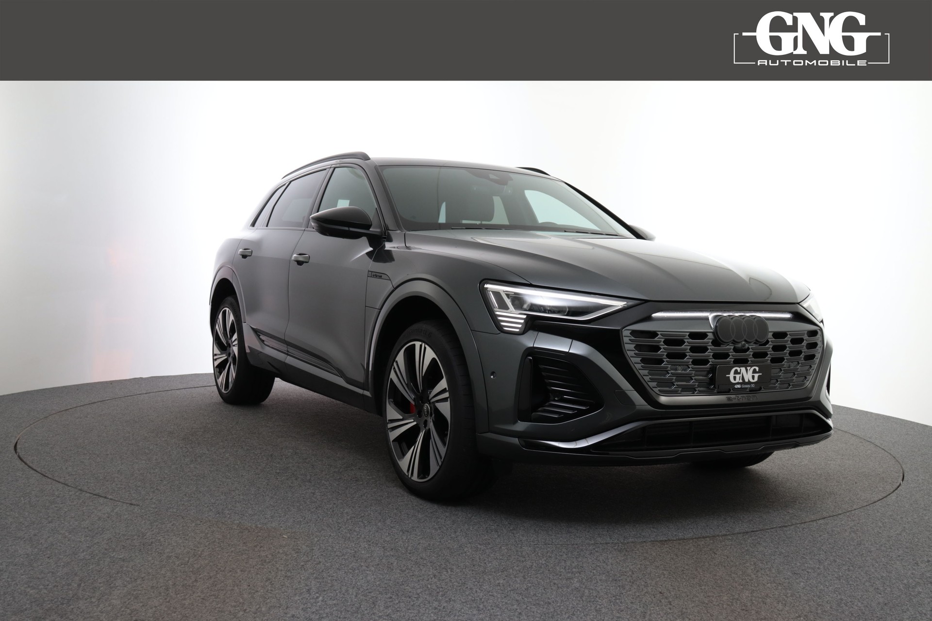 AUDI Q8 55 e-tron Black Edition quattro-image-6