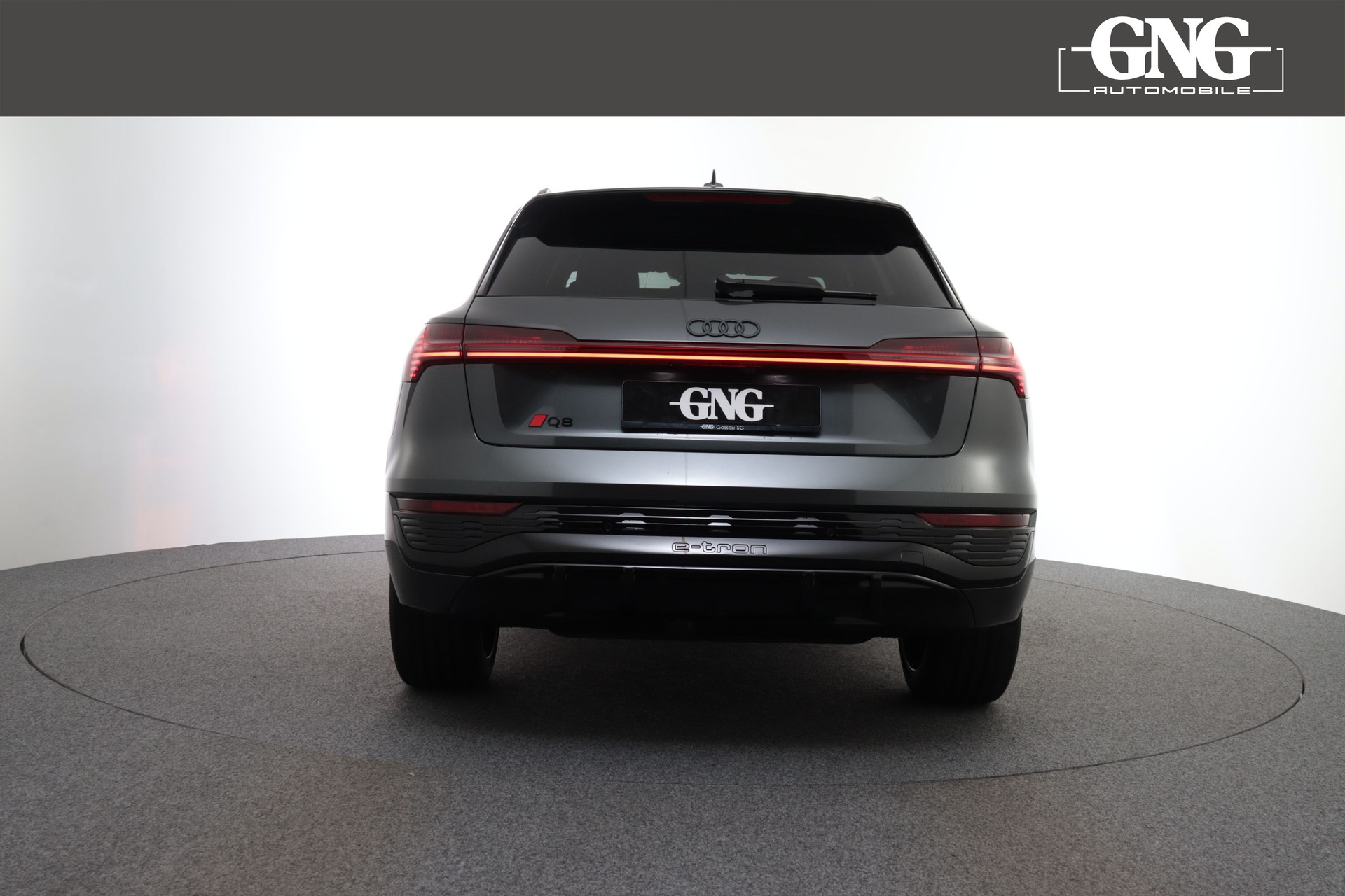 AUDI Q8 55 e-tron Black Edition quattro-image-3