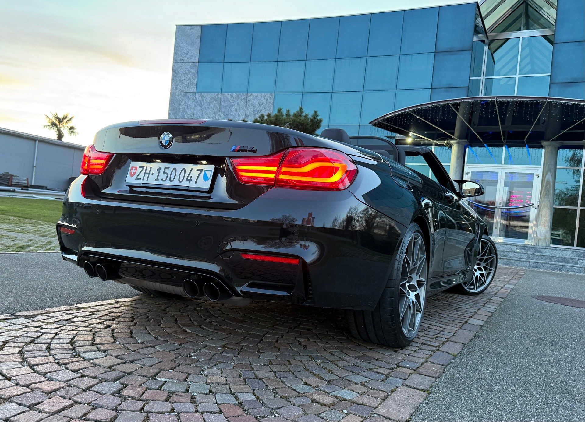 BMW M4 Cabriolet Competition DKG - Dähler 514 PS!-image-4