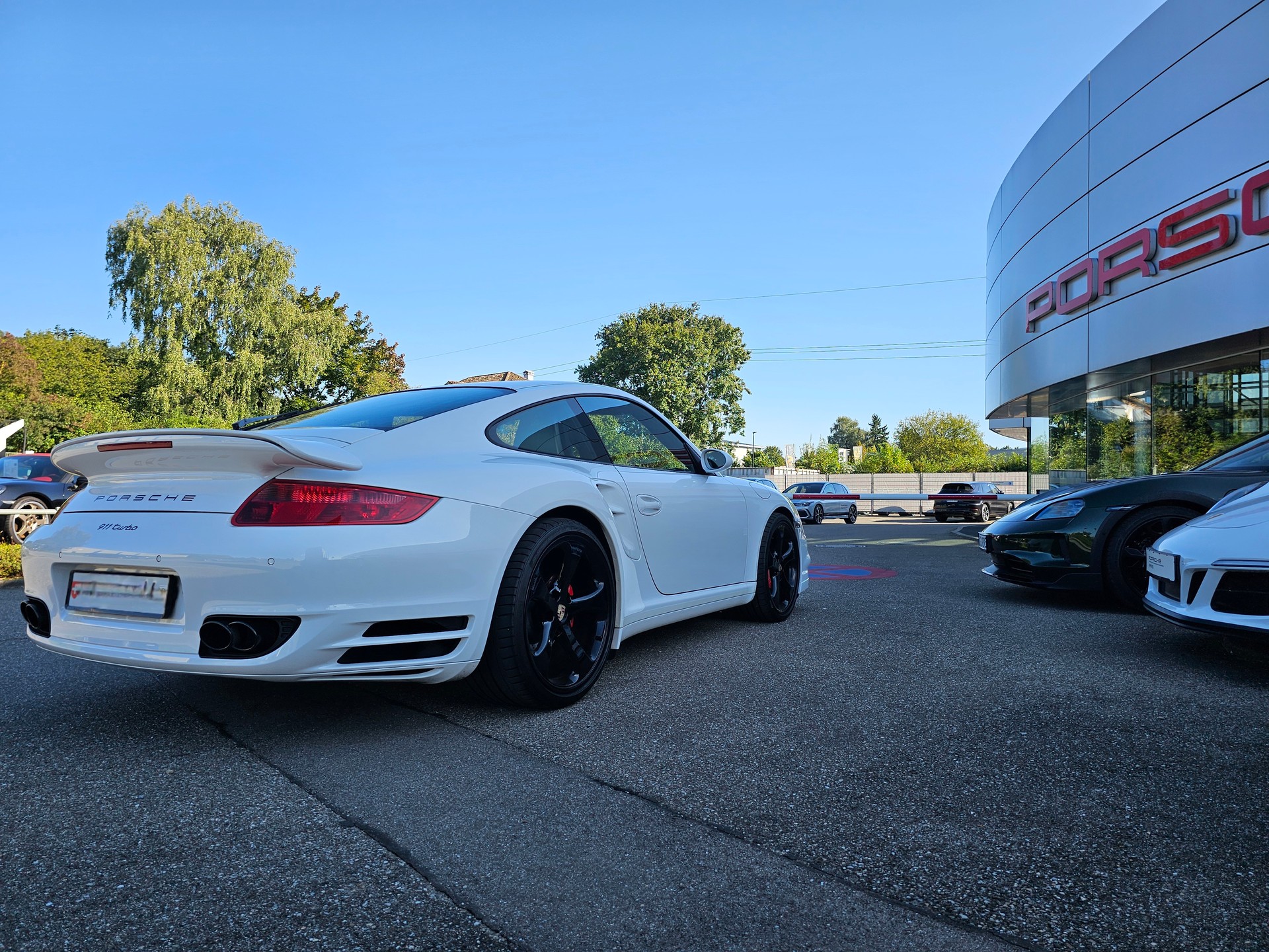 PORSCHE 911 Turbo-image-2