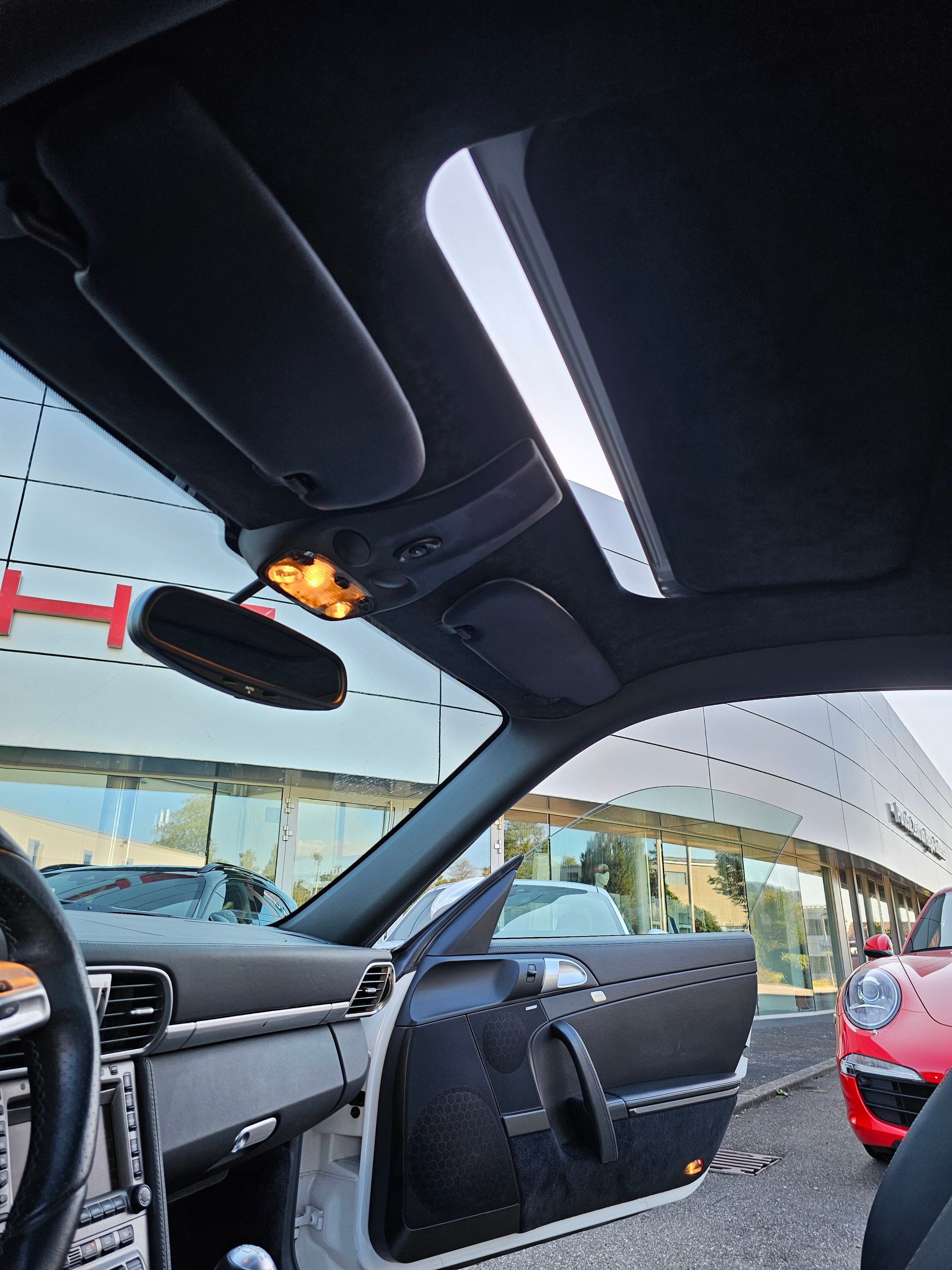 PORSCHE 911 Turbo-image-6