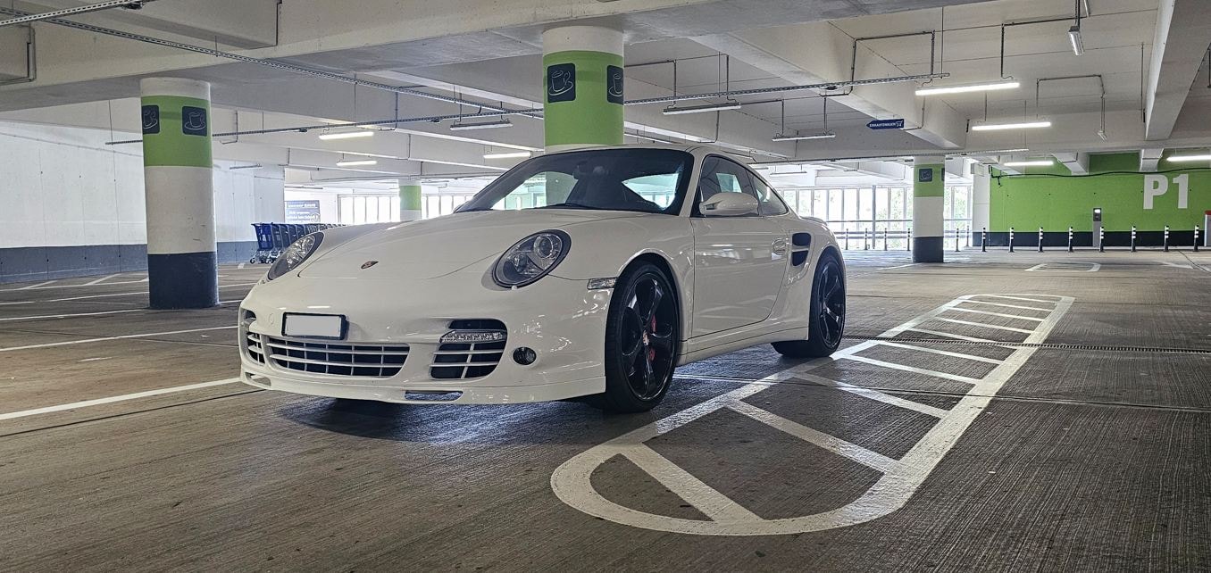 PORSCHE 911 Turbo-image-9