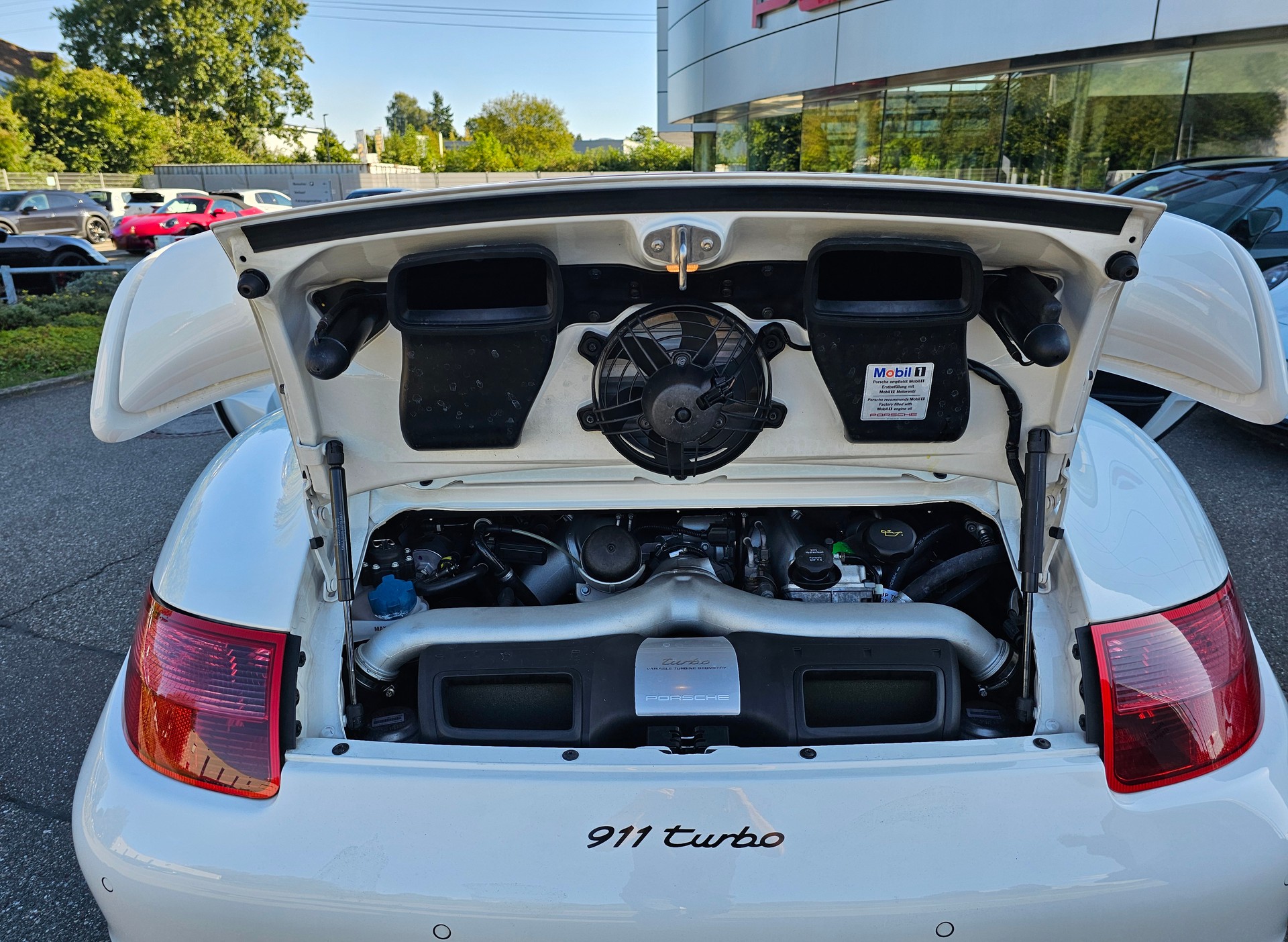 PORSCHE 911 Turbo-image-4