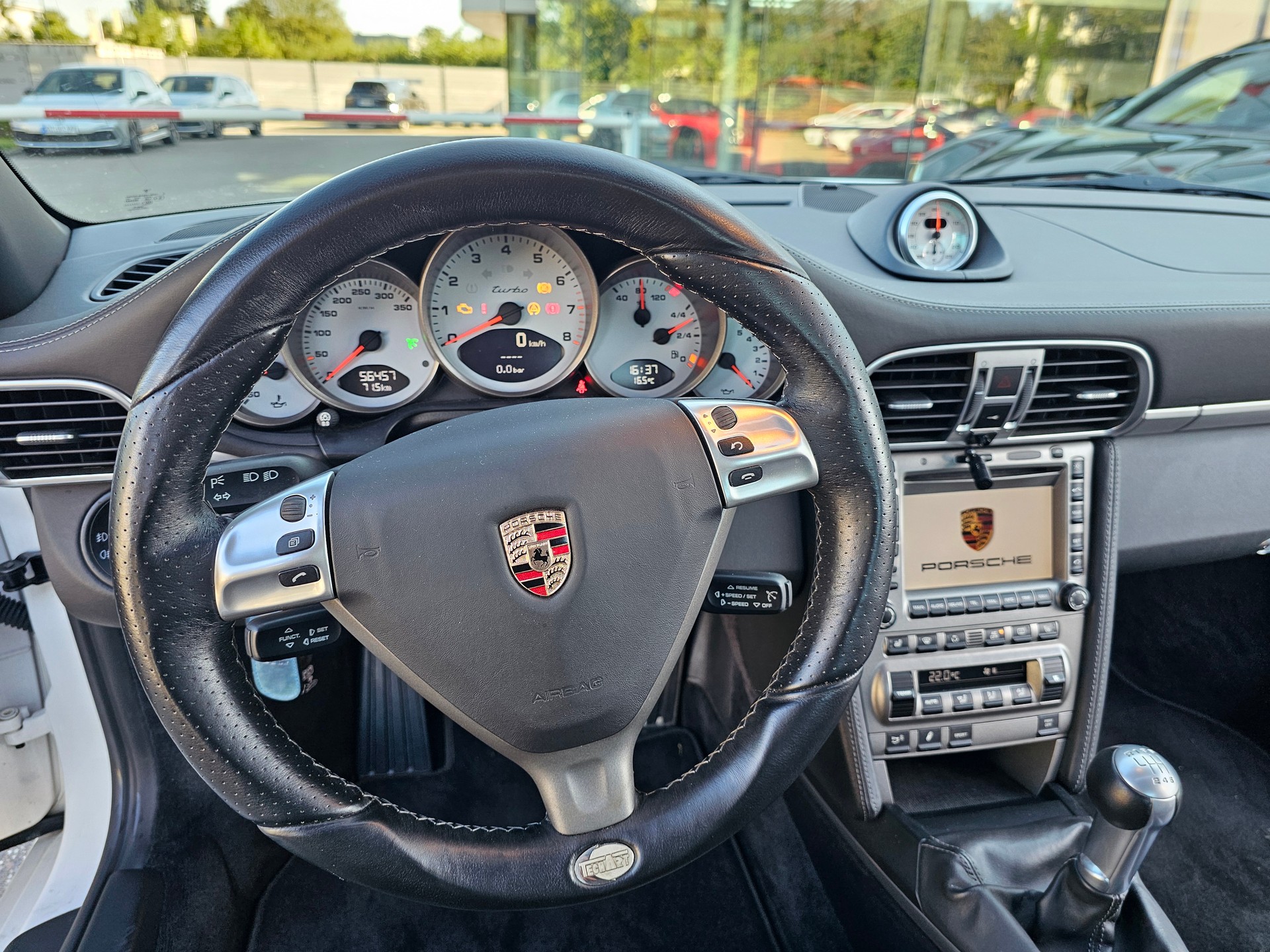 PORSCHE 911 Turbo-image-5