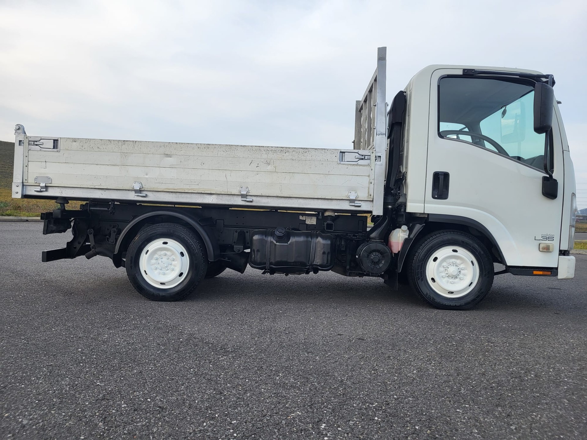 ISUZU NLR 85 - L 35 E-image-11