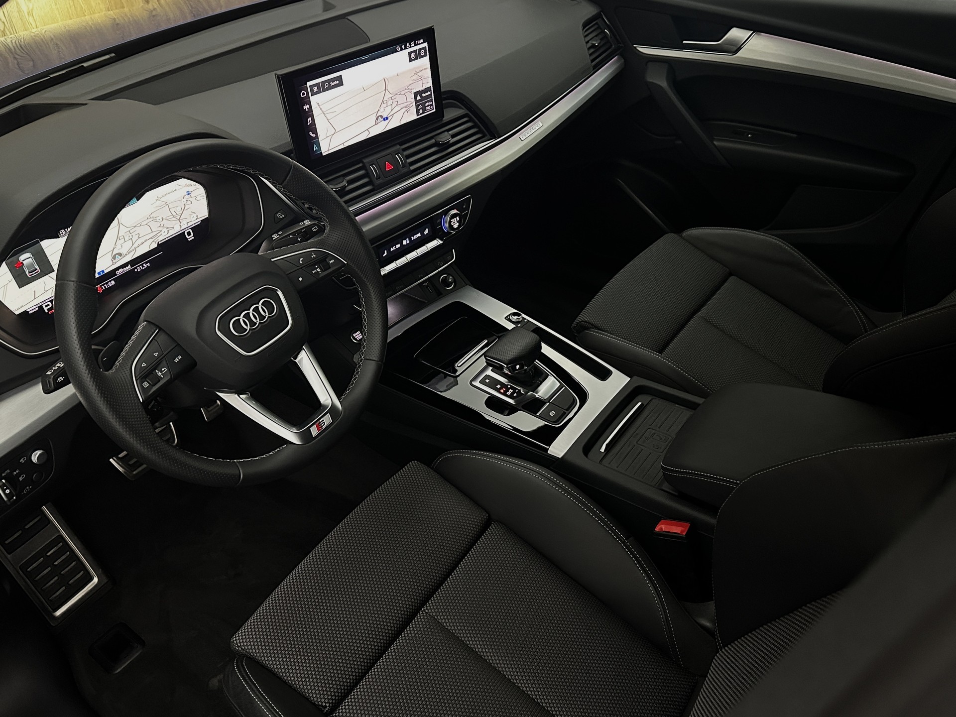 AUDI Q5 Sportback 45 TFSI S line quattro S-tronic-image-4
