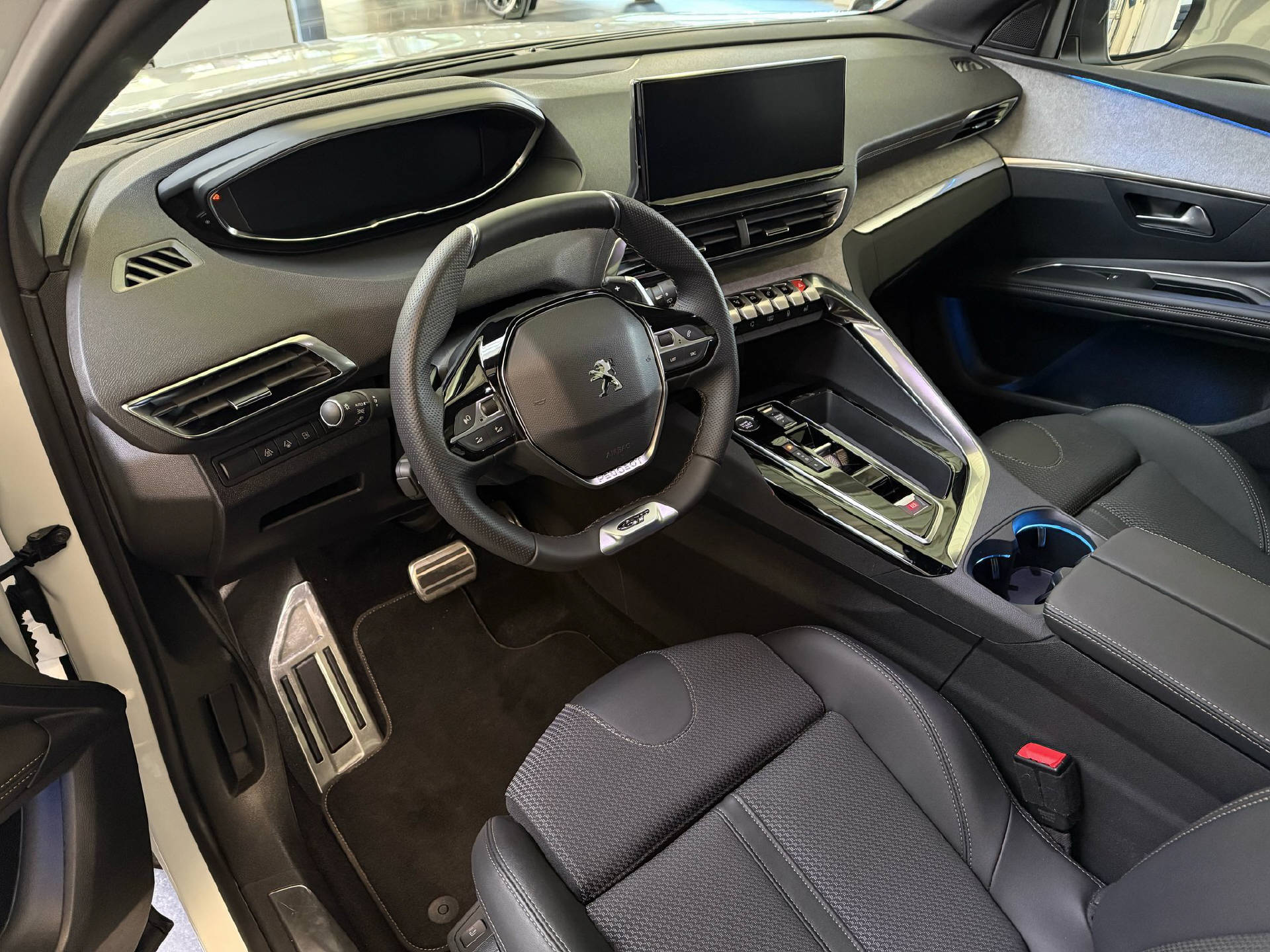 PEUGEOT 3008 1.6 Plug-in Hybrid GT-image-5